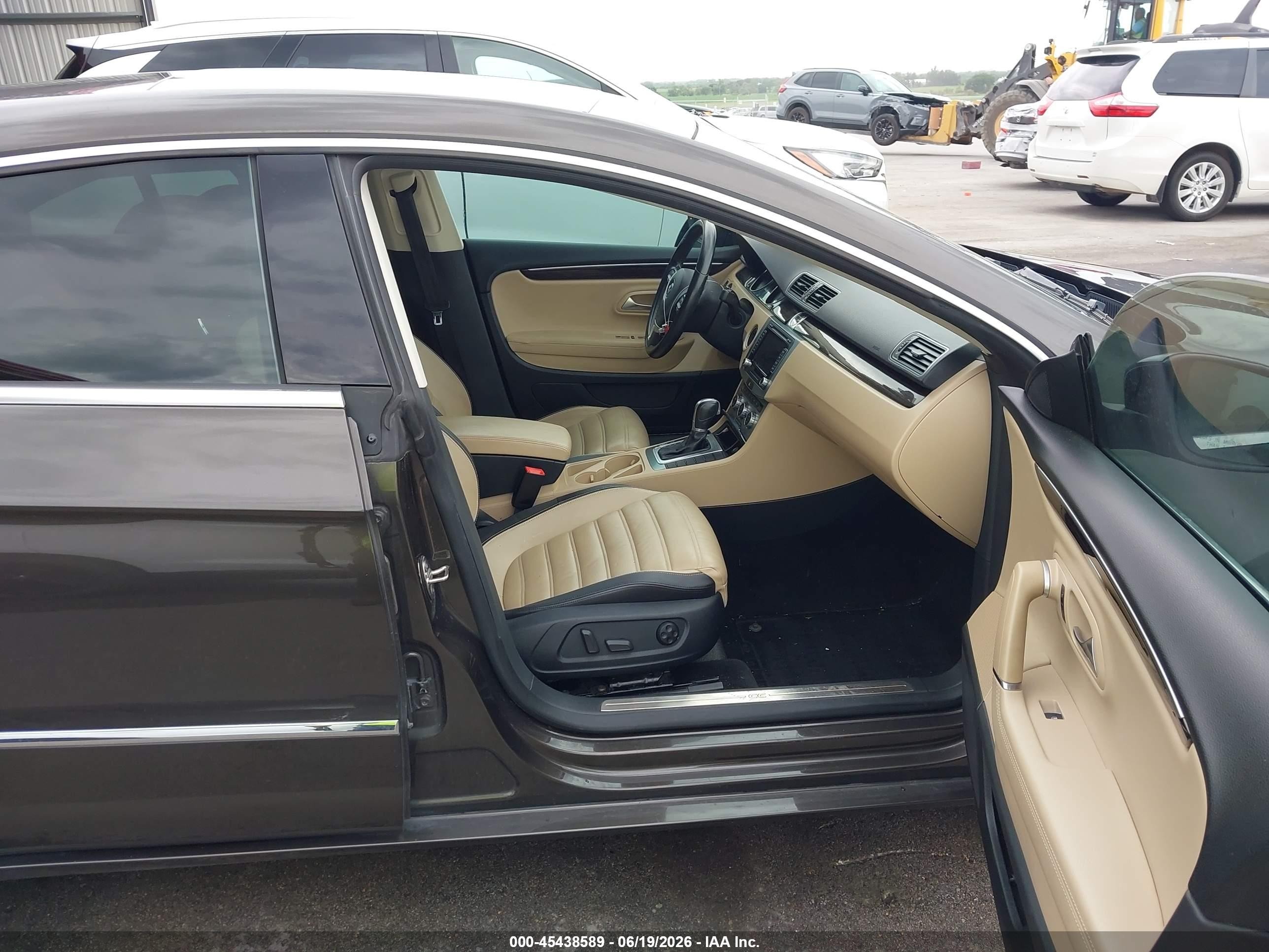 2015 Volkswagen Cc 2.0t Executive Серый vin: WVWRN7AN1FE811376