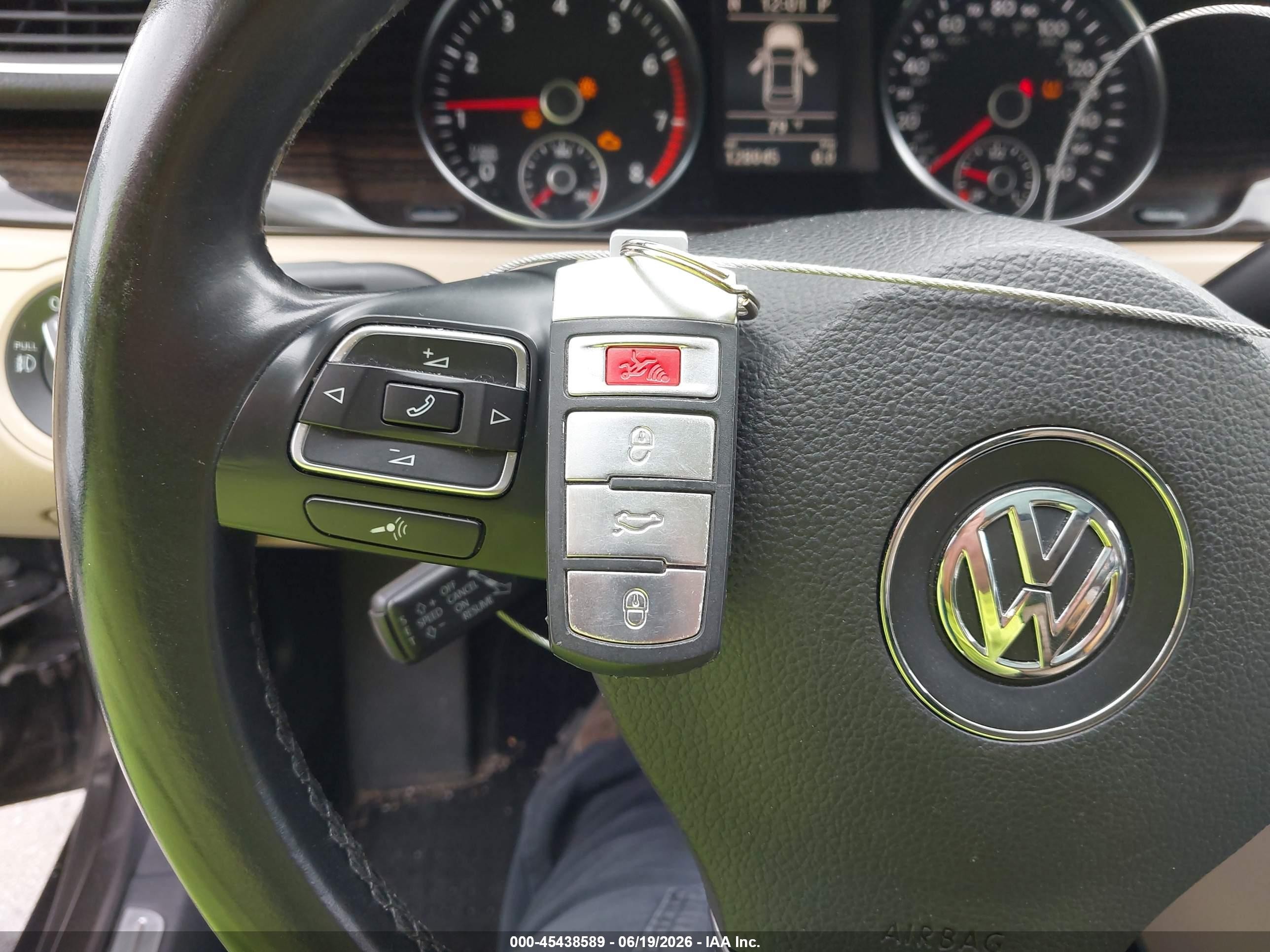 2015 Volkswagen Cc 2.0t Executive Серый vin: WVWRN7AN1FE811376
