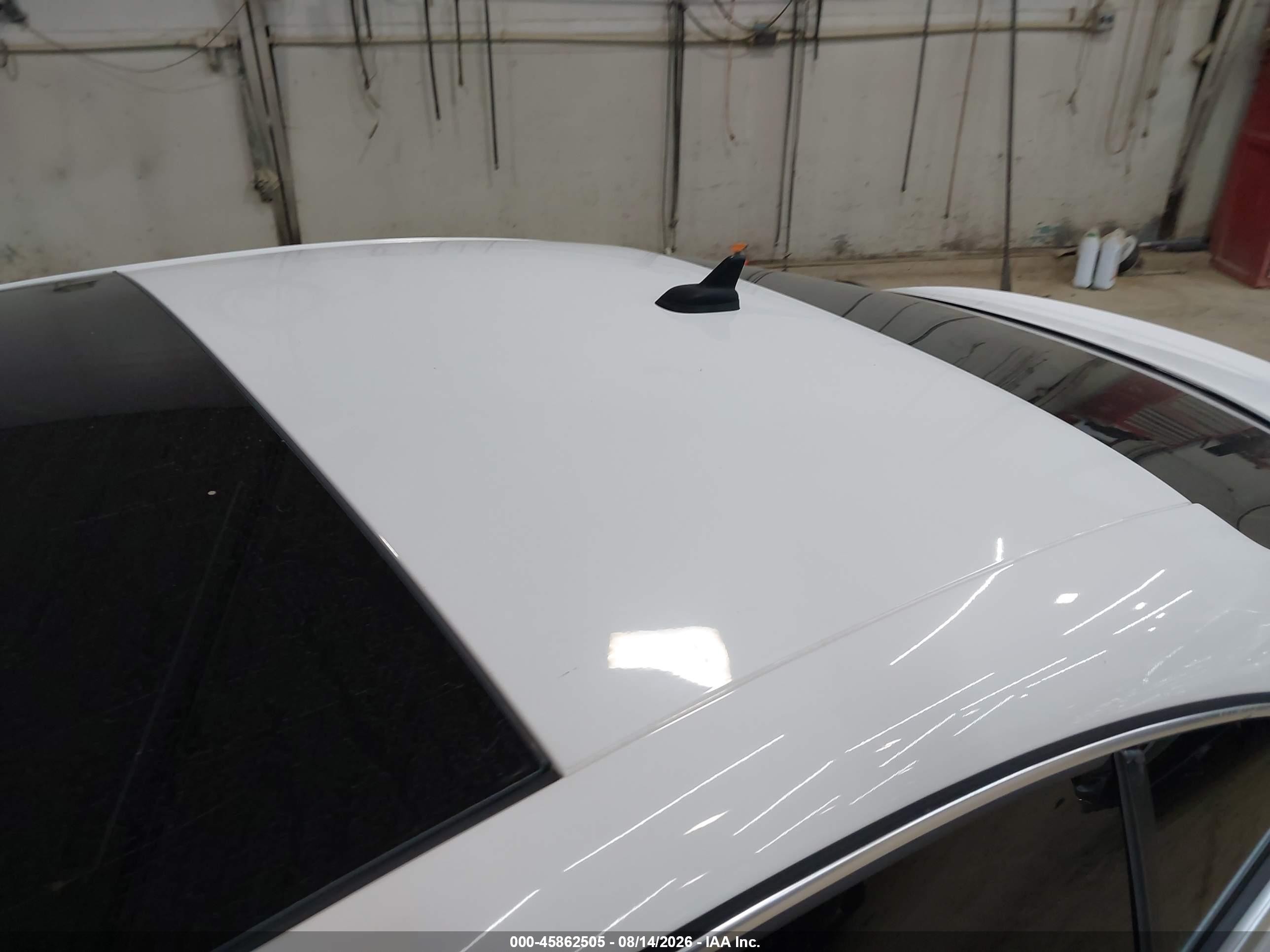 2014 Volkswagen Cc 2.0t Executive White vin: WVWRP7AN3EE504607