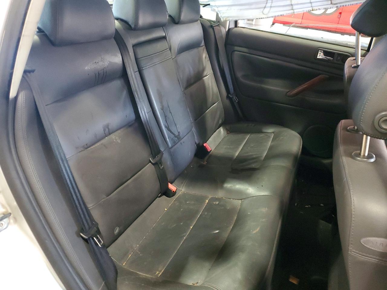 2004 Volkswagen Facade Silver vin: WVWRU63BX5P028270