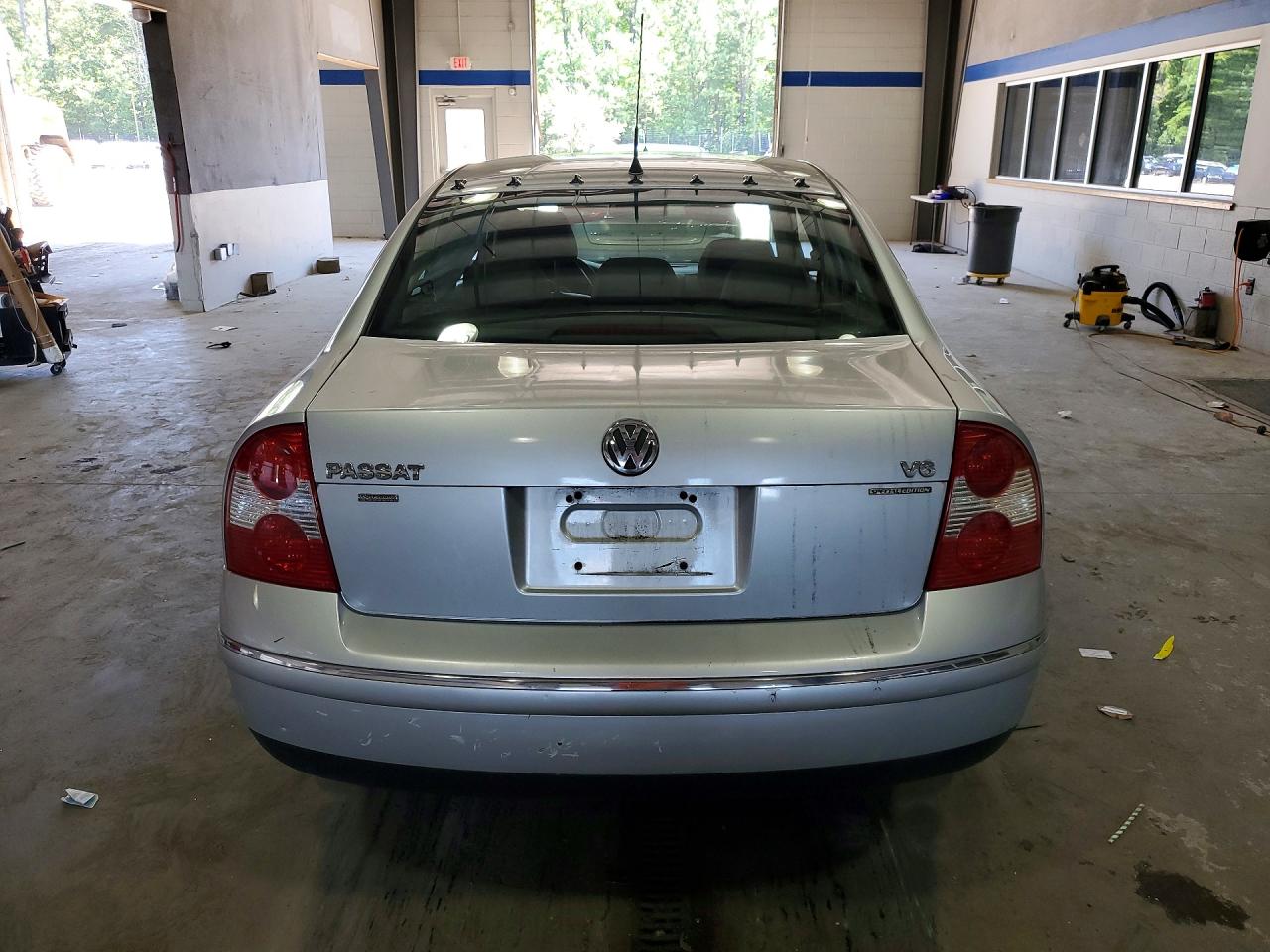 2004 Volkswagen Facade Silver vin: WVWRU63BX5P028270