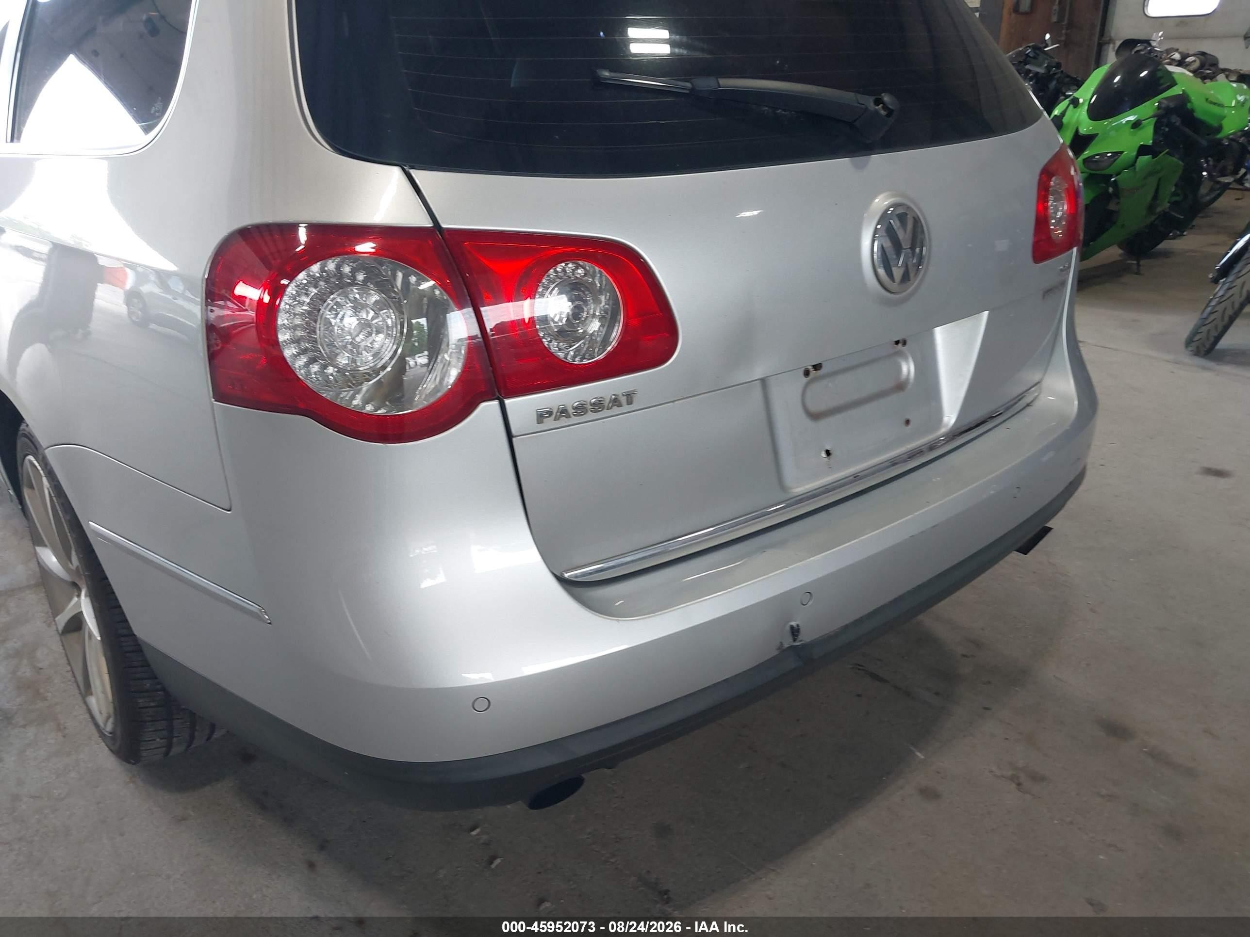 2008 Volkswagen Passat Vr6 Silver vin: WVWRU73C58E054824