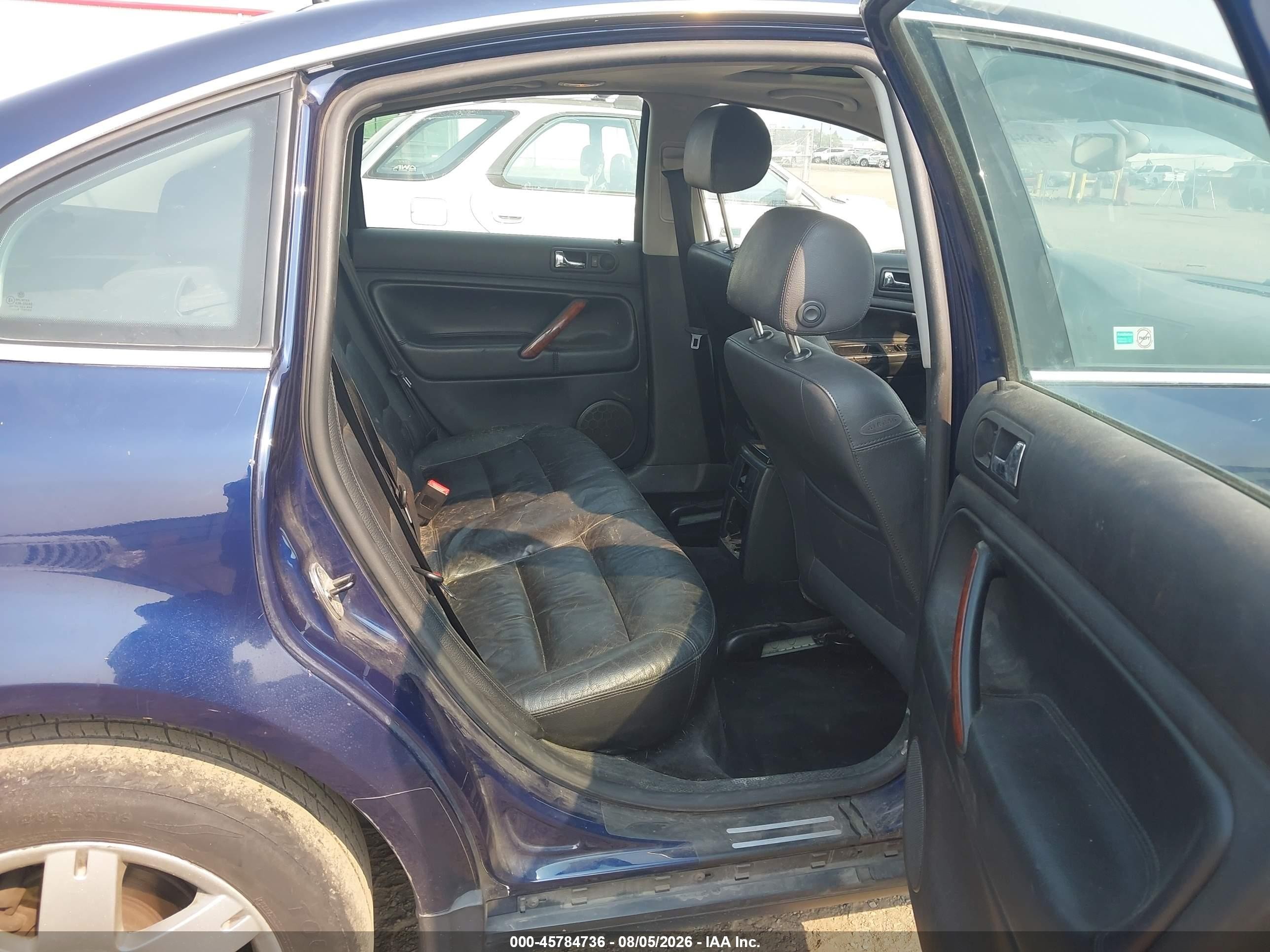 2003 Volkswagen Passat Glx Dark Blue vin: WVWTH63B03P391006