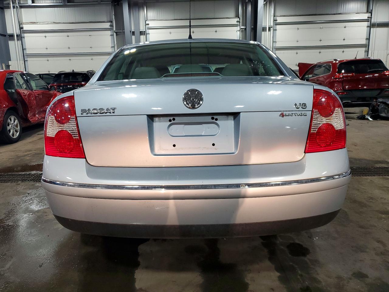 2002 Volkswagen Passat Glx 4motion Blue vin: WVWTH63B12P231571