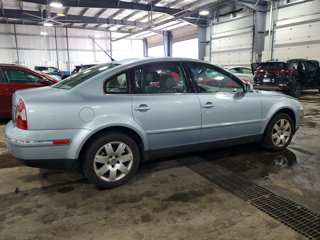 2002 Volkswagen Passat Glx 4motion Blue vin: WVWTH63B12P231571