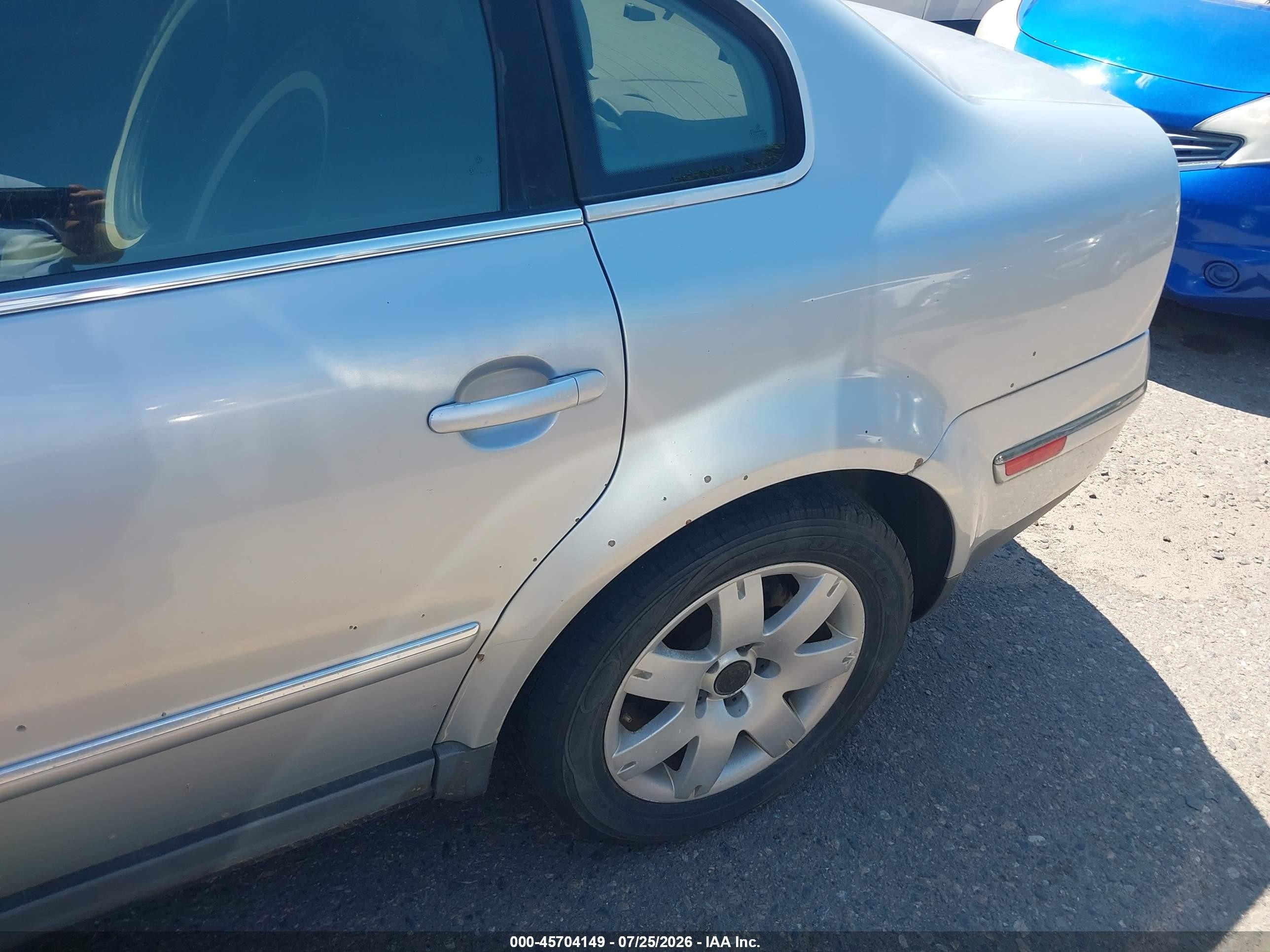 2003 Volkswagen Passat Glx Silver vin: WVWTH63B33P391226