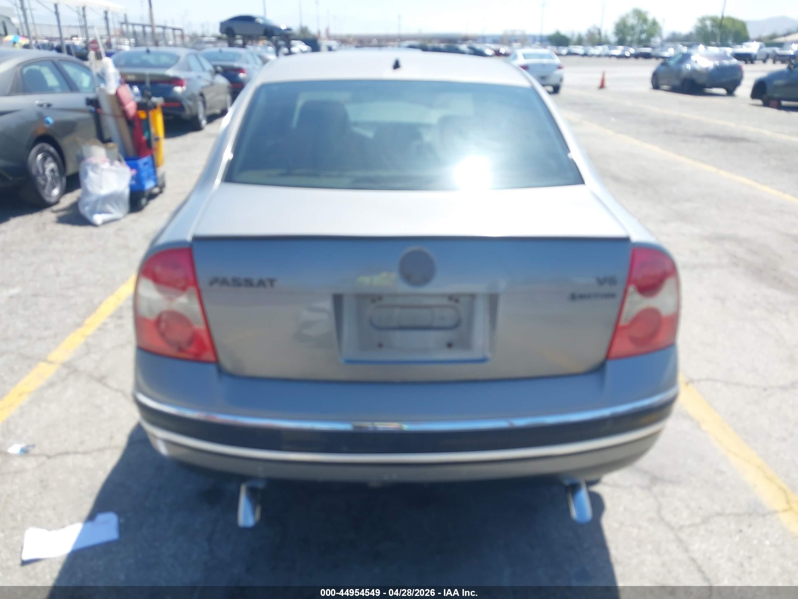 2003 Volkswagen Passat Glx Gray vin: WVWTH63B93P252296