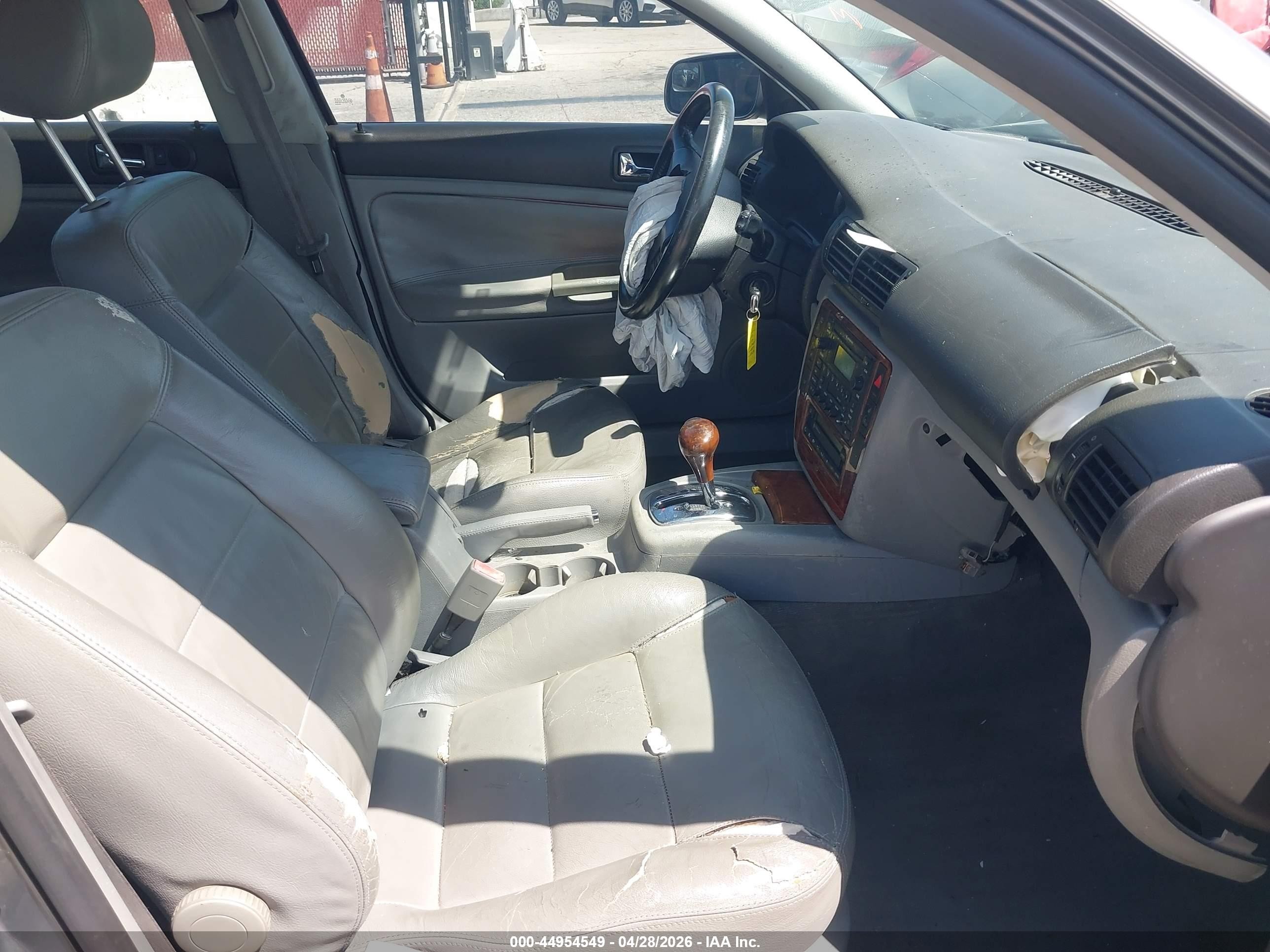 2003 Volkswagen Passat Glx Gray vin: WVWTH63B93P252296