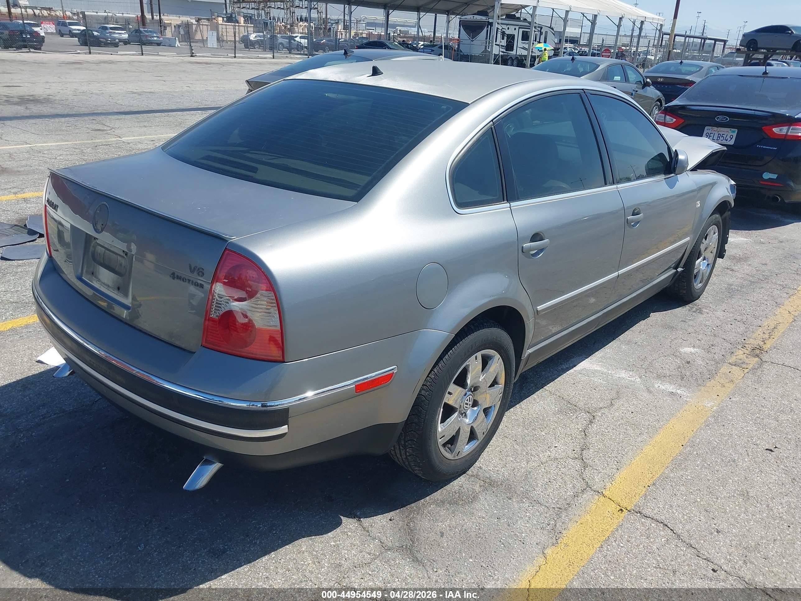 2003 Volkswagen Passat Glx Gray vin: WVWTH63B93P252296