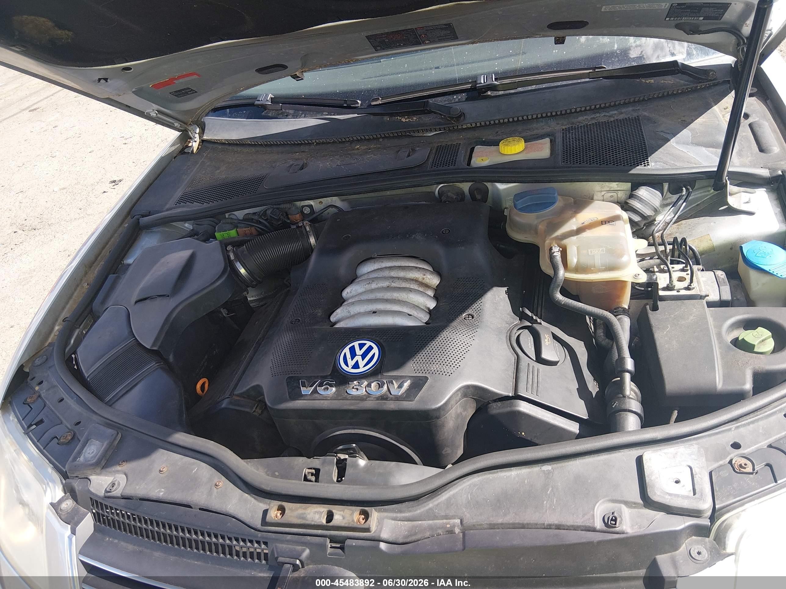 2002 Volkswagen Passat Glx Silver vin: WVWTH63BX2P246456