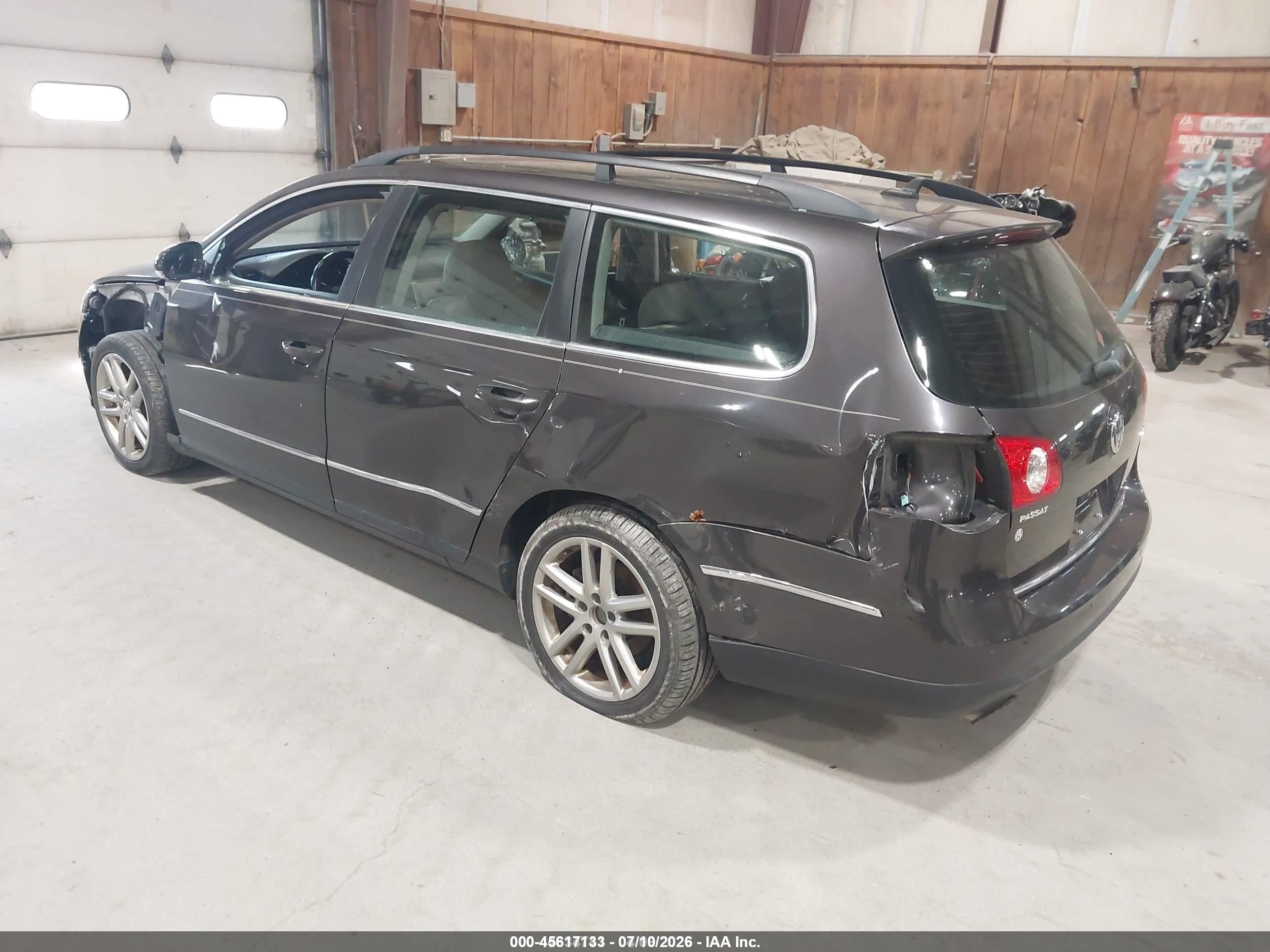 2008 Volkswagen Passat Lux Gray vin: WVWTK73C28E010517