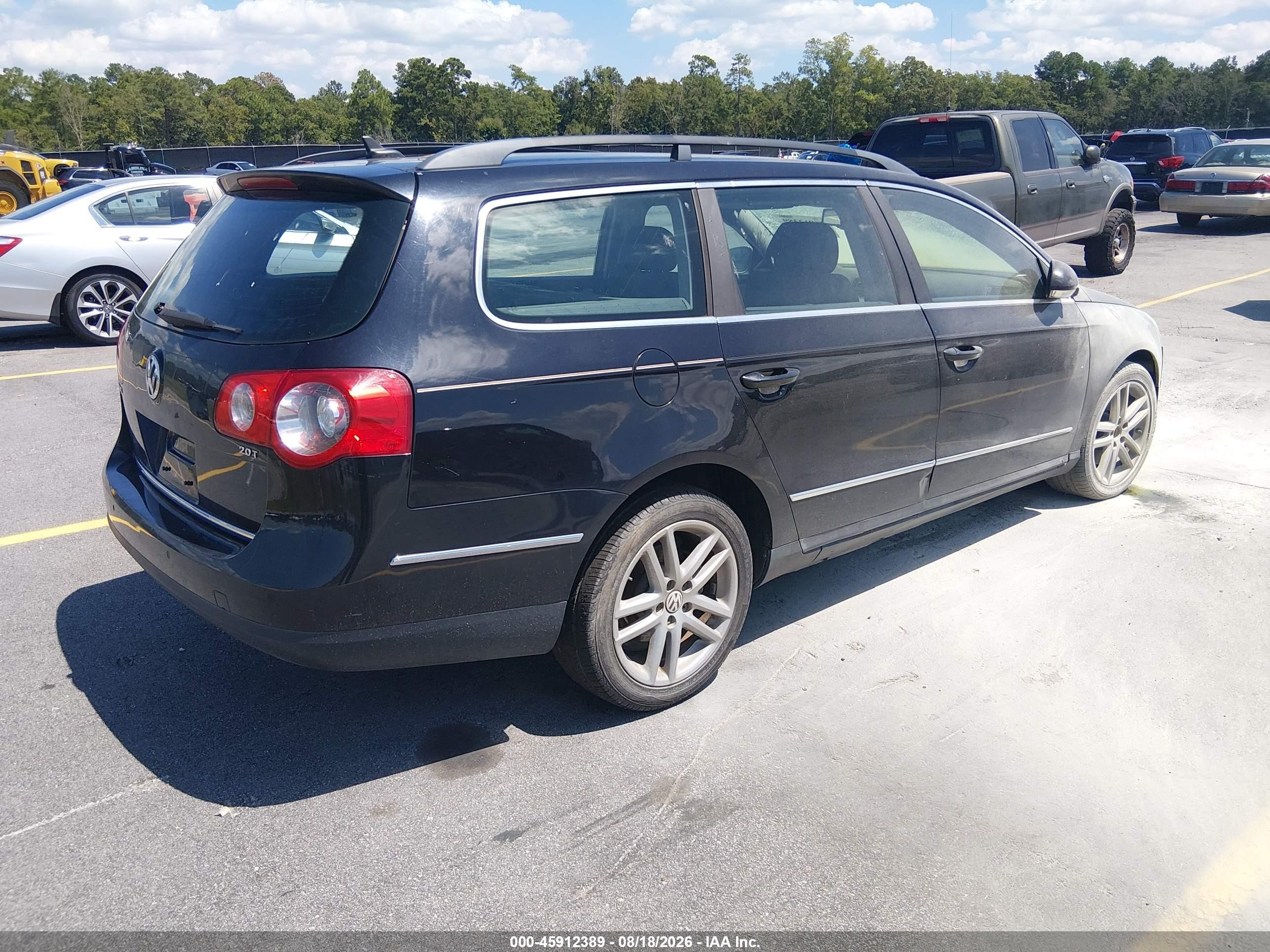 2008 Volkswagen Passat Lux Black vin: WVWTK73C78E163880