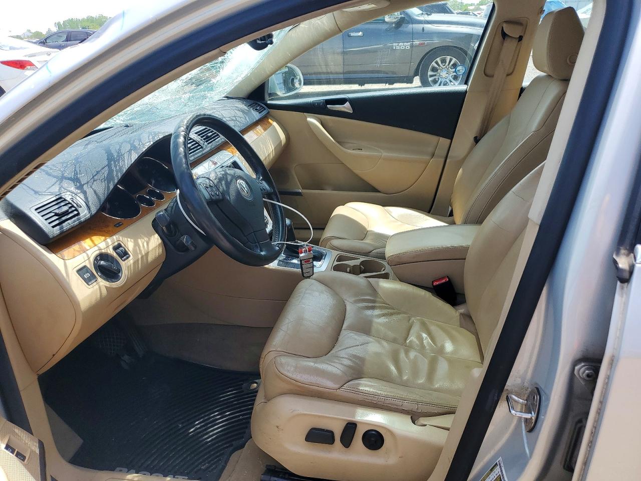 2009 Volkswagen Passat Серебряный vin: WVWTK93C49E074166