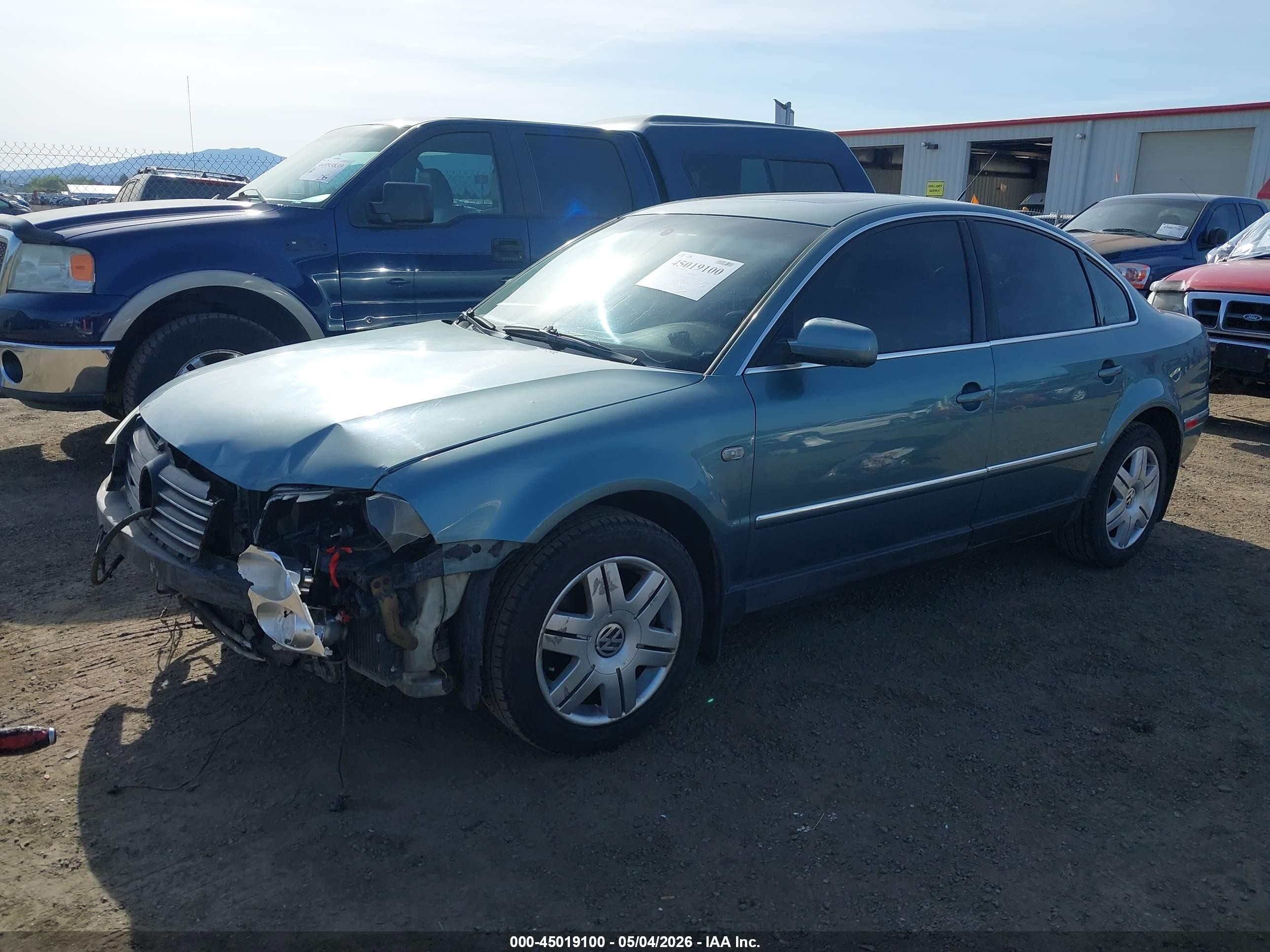 2002 Volkswagen Passat W8 Blue vin: WVWUK63BX2P345588