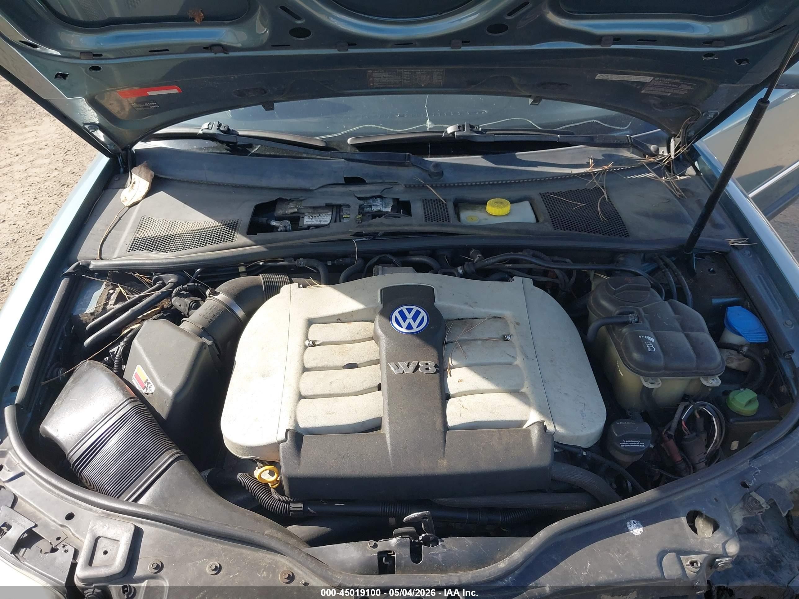 2002 Volkswagen Passat W8 Blue vin: WVWUK63BX2P345588