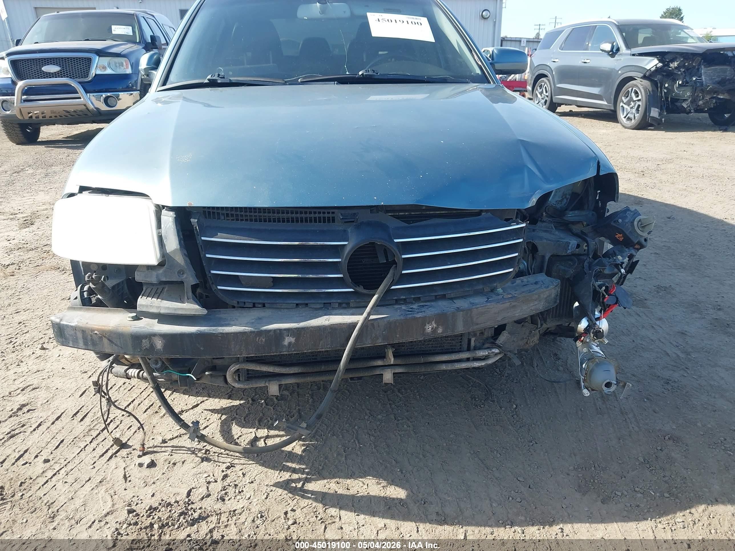 2002 Volkswagen Passat W8 Blue vin: WVWUK63BX2P345588