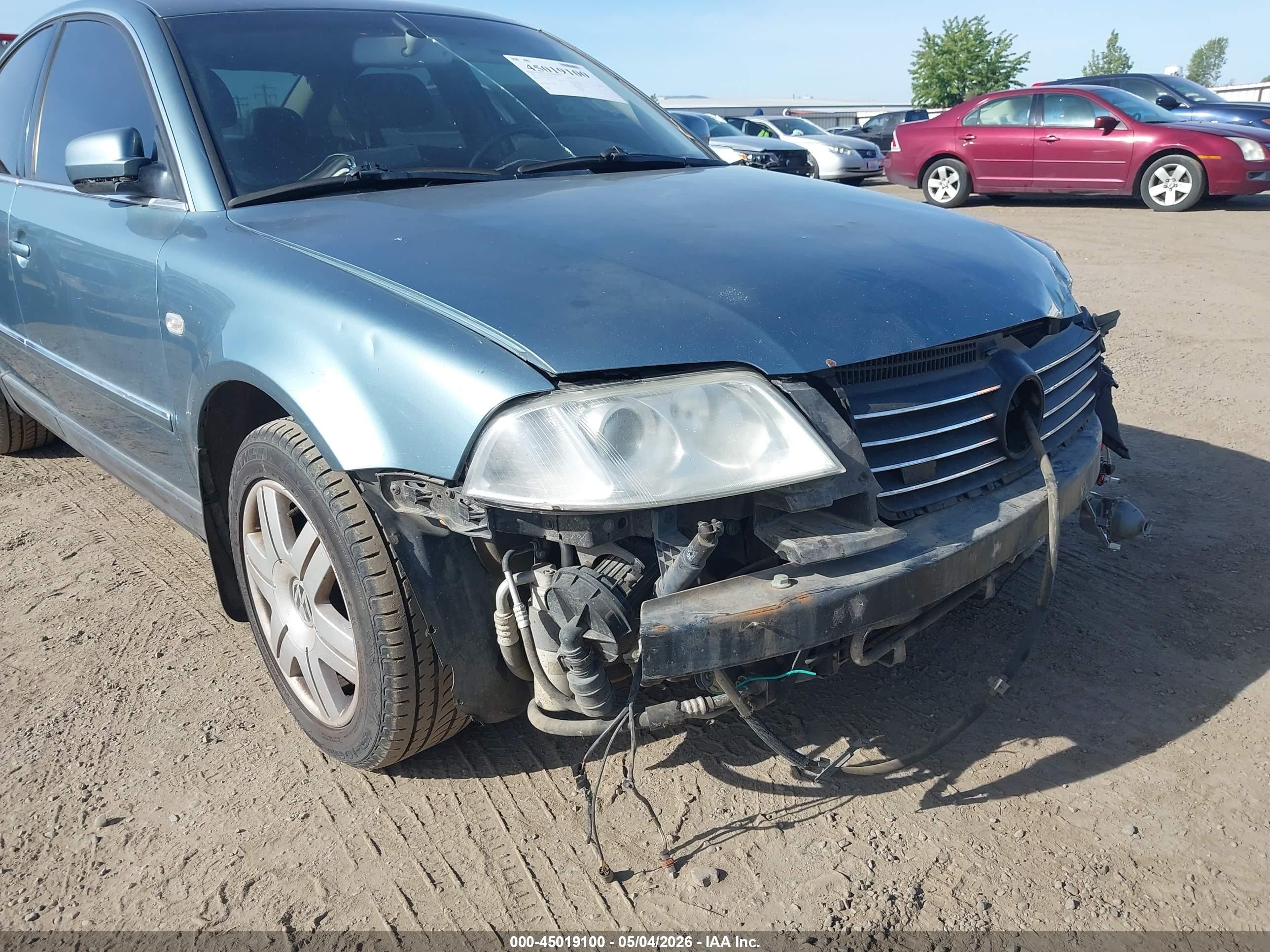 2002 Volkswagen Passat W8 Blue vin: WVWUK63BX2P345588