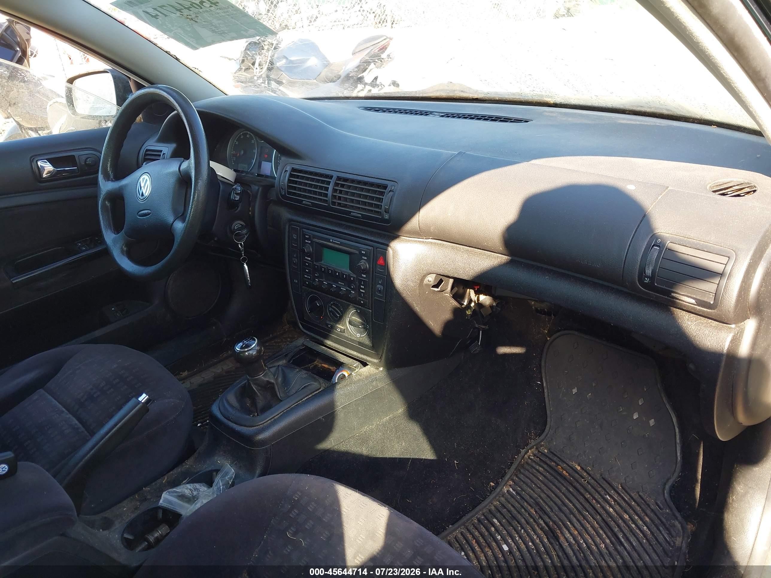 2002 Volkswagen Passat Gls Green vin: WVWVD63B02E382157