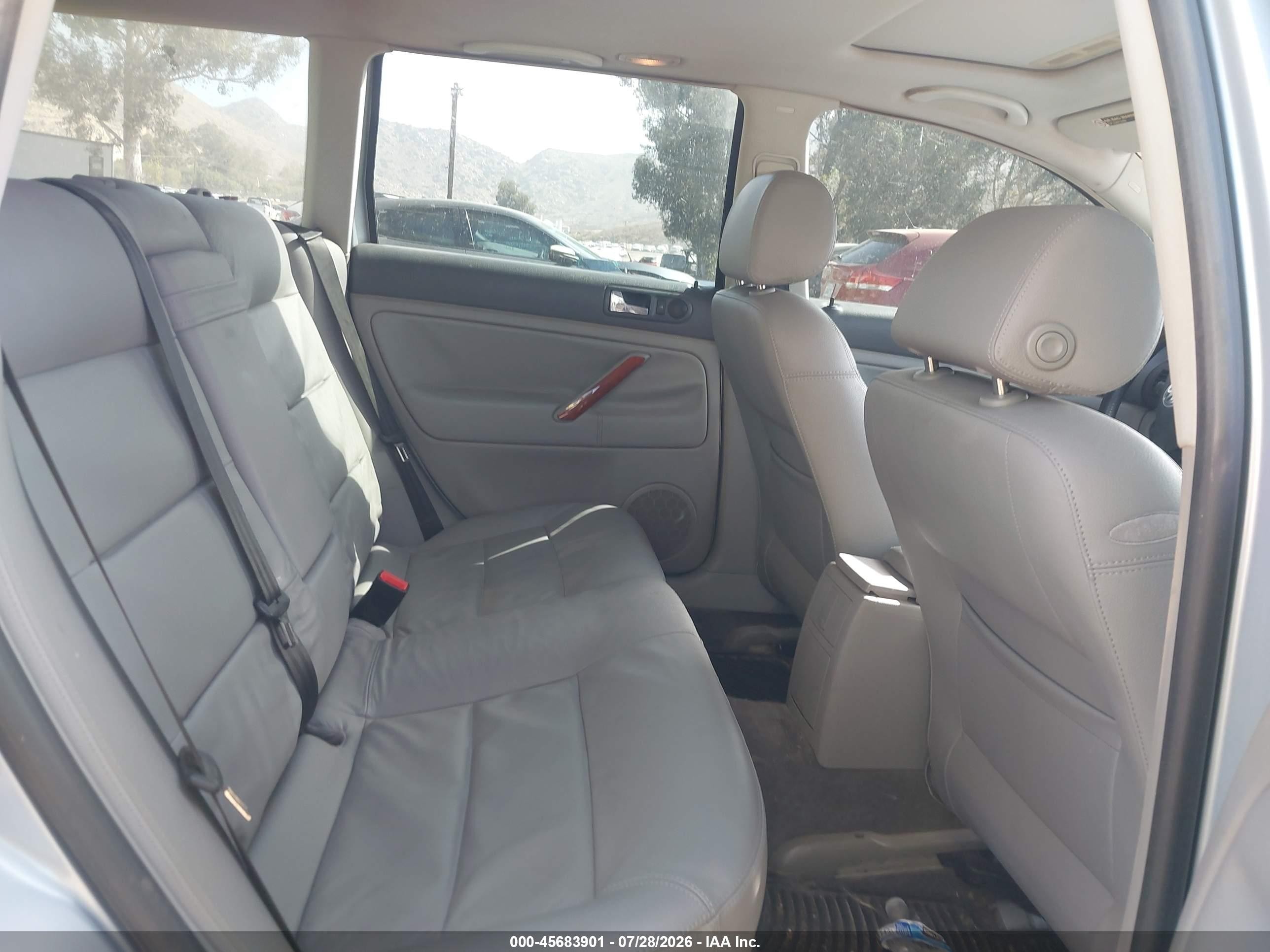 2004 Volkswagen Passat Gls Серебряный vin: WVWVD63B04E188411