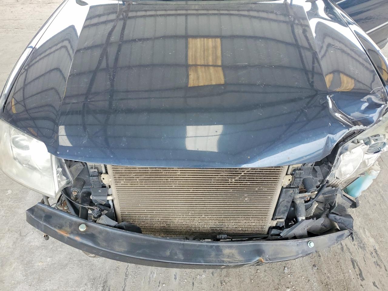 2004 Volkswagen Passat Gls Blue vin: WVWVD63B04E265679