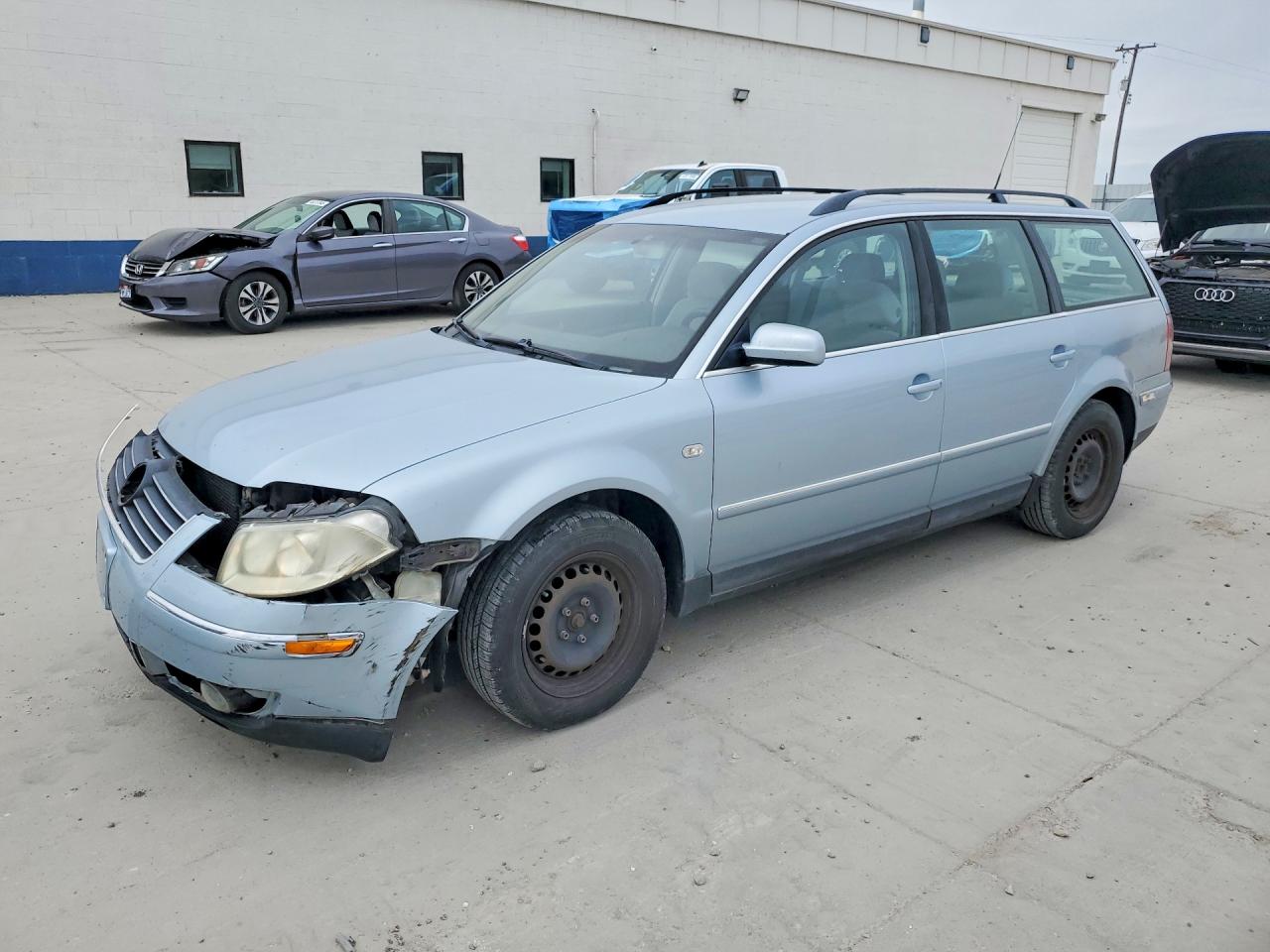 2002 Volkswagen Passat Gls Blue vin: WVWVD63B12E418552