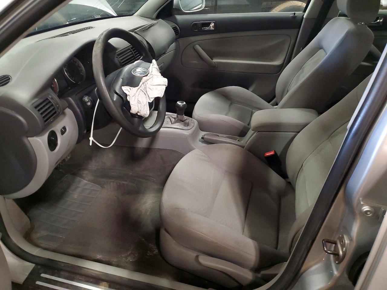 2004 Volkswagen Passat Gls Silver vin: WVWVD63B44E296238