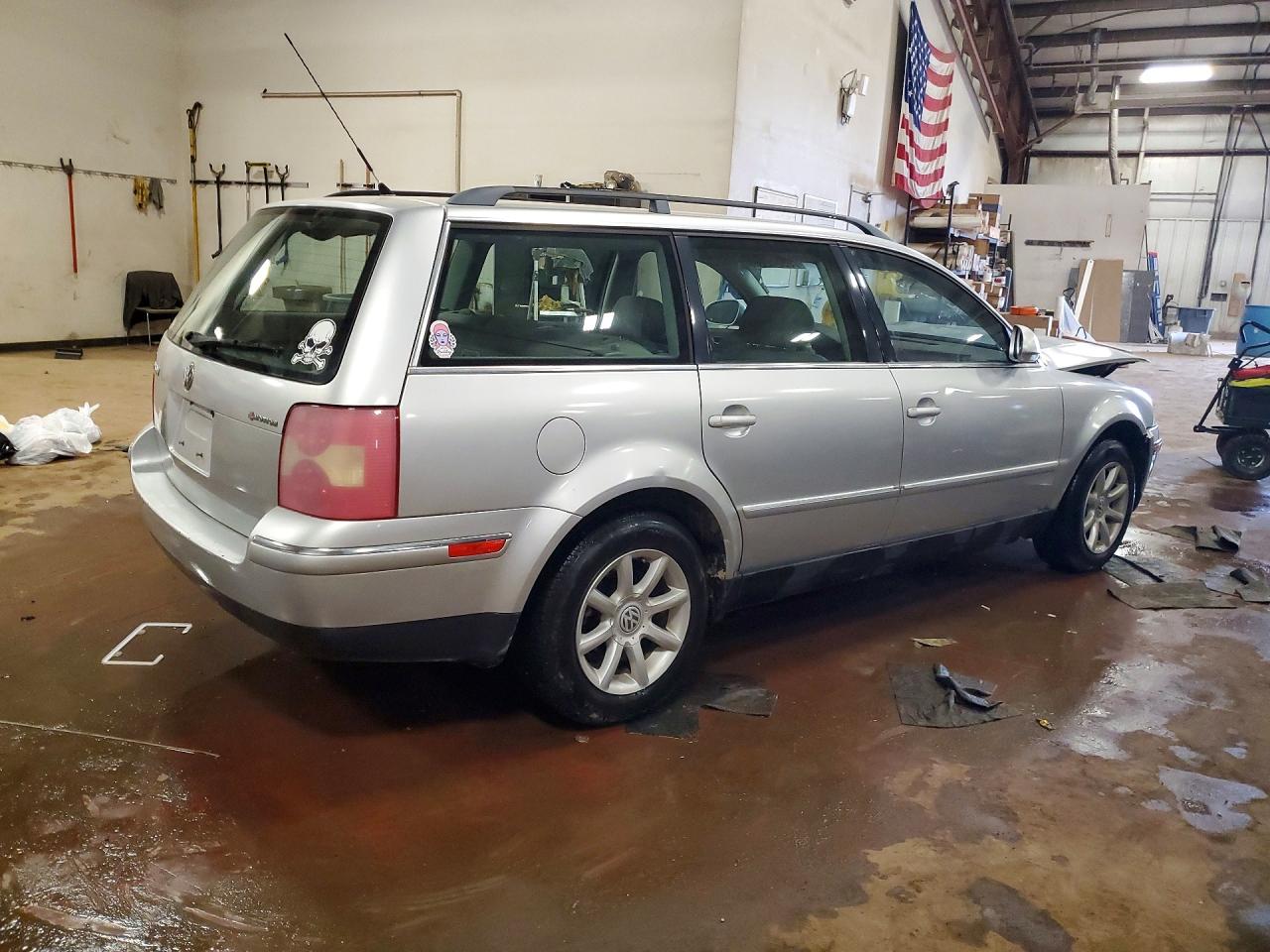 2004 Volkswagen Passat Gls Silver vin: WVWVD63B44E296238