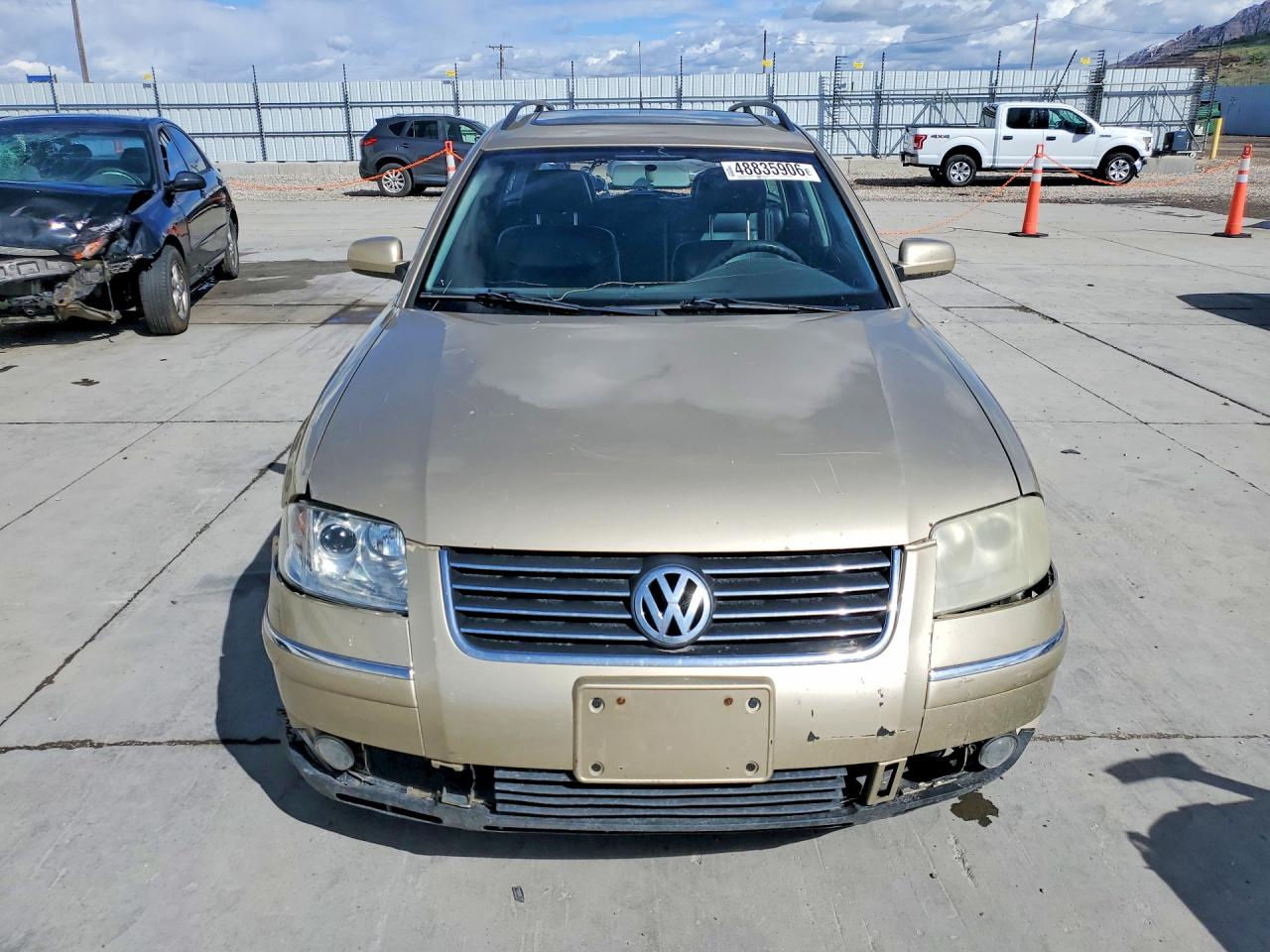 2002 Volkswagen Passat Beige vin: WVWVD63B92E084772