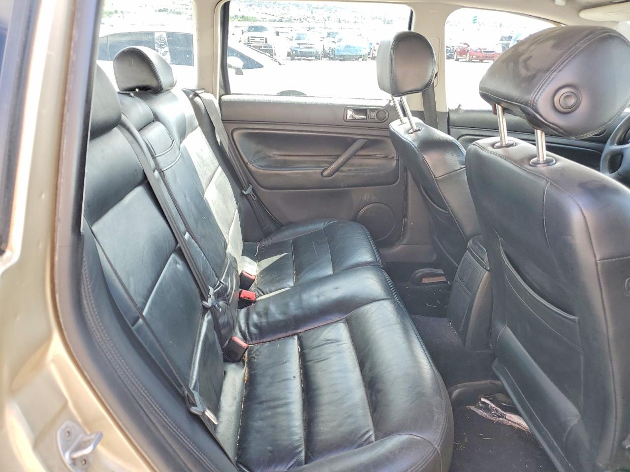 2002 Volkswagen Passat Beige vin: WVWVD63B92E084772