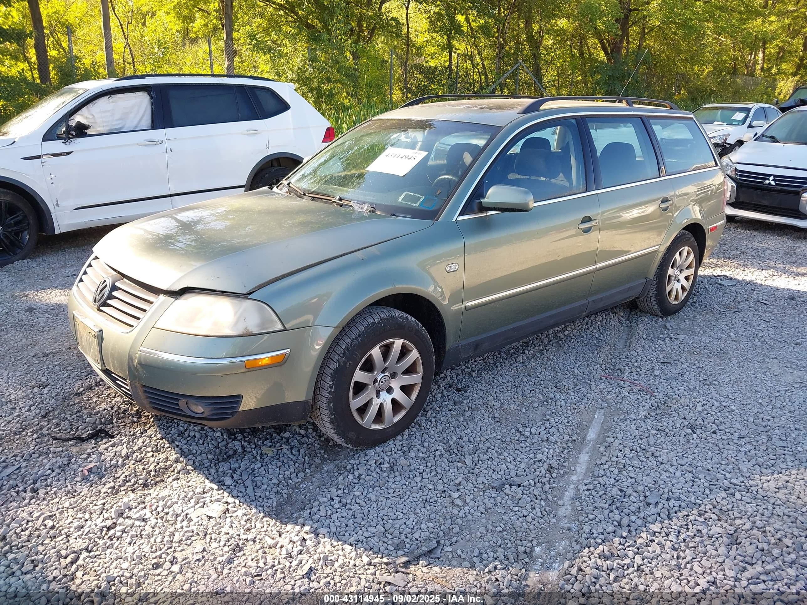 2002 Volkswagen Passat Gls Green vin: WVWVD63B92E418024