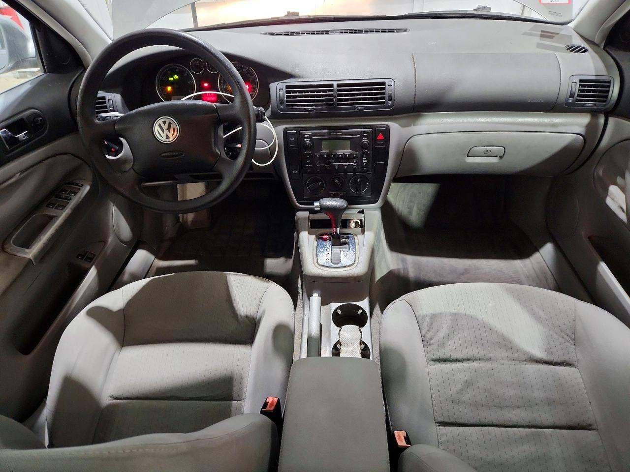 2004 Volkswagen Passat Gls Серебряный vin: WVWVD63B94E174300