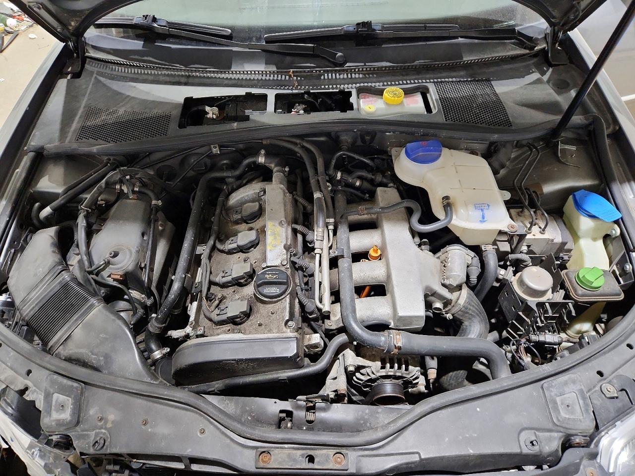 2004 Volkswagen Passat Gls Серебряный vin: WVWVD63B94E174300