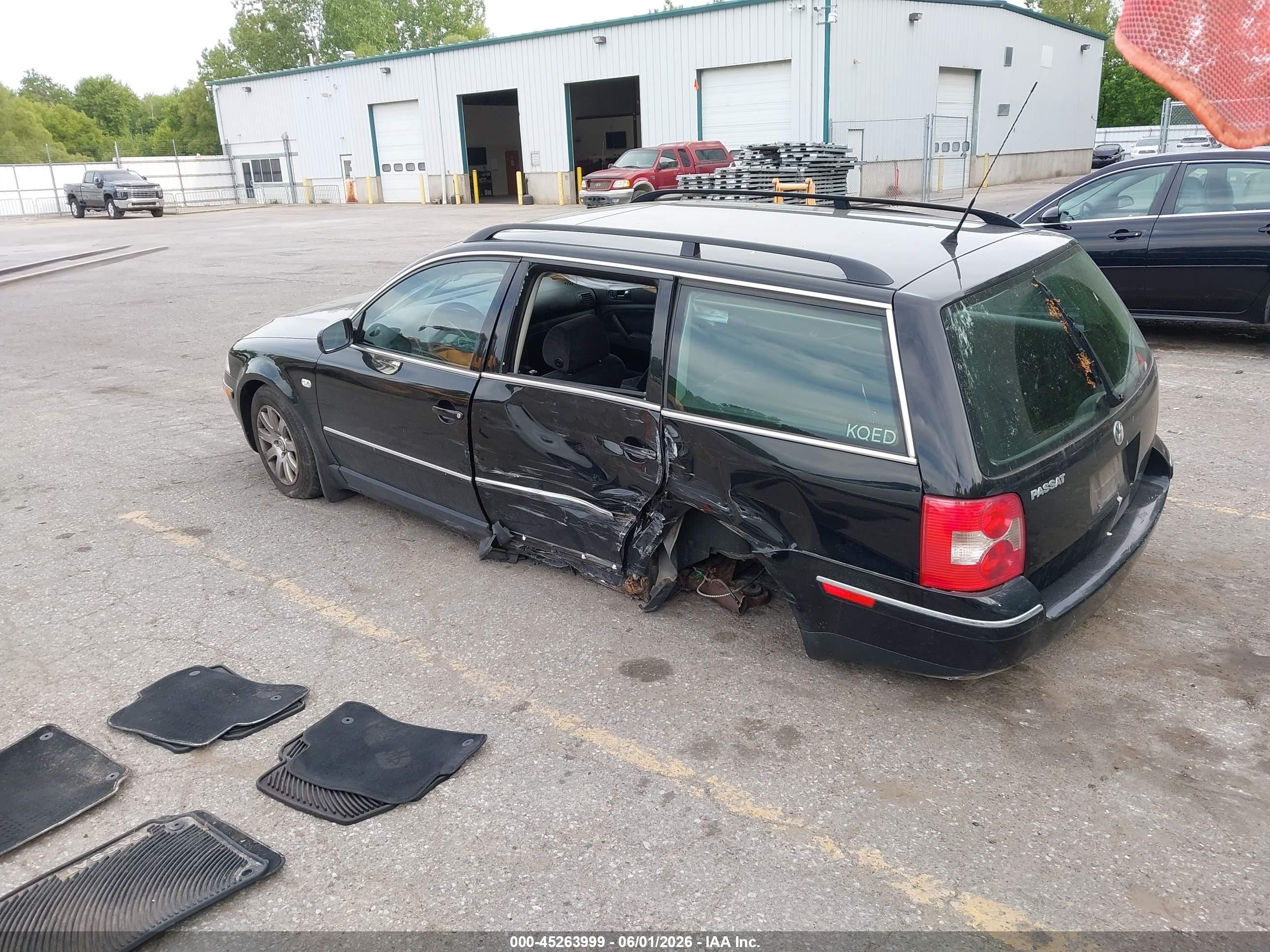 2002 Volkswagen Passat Gls Black vin: WVWVD63BX2E424964