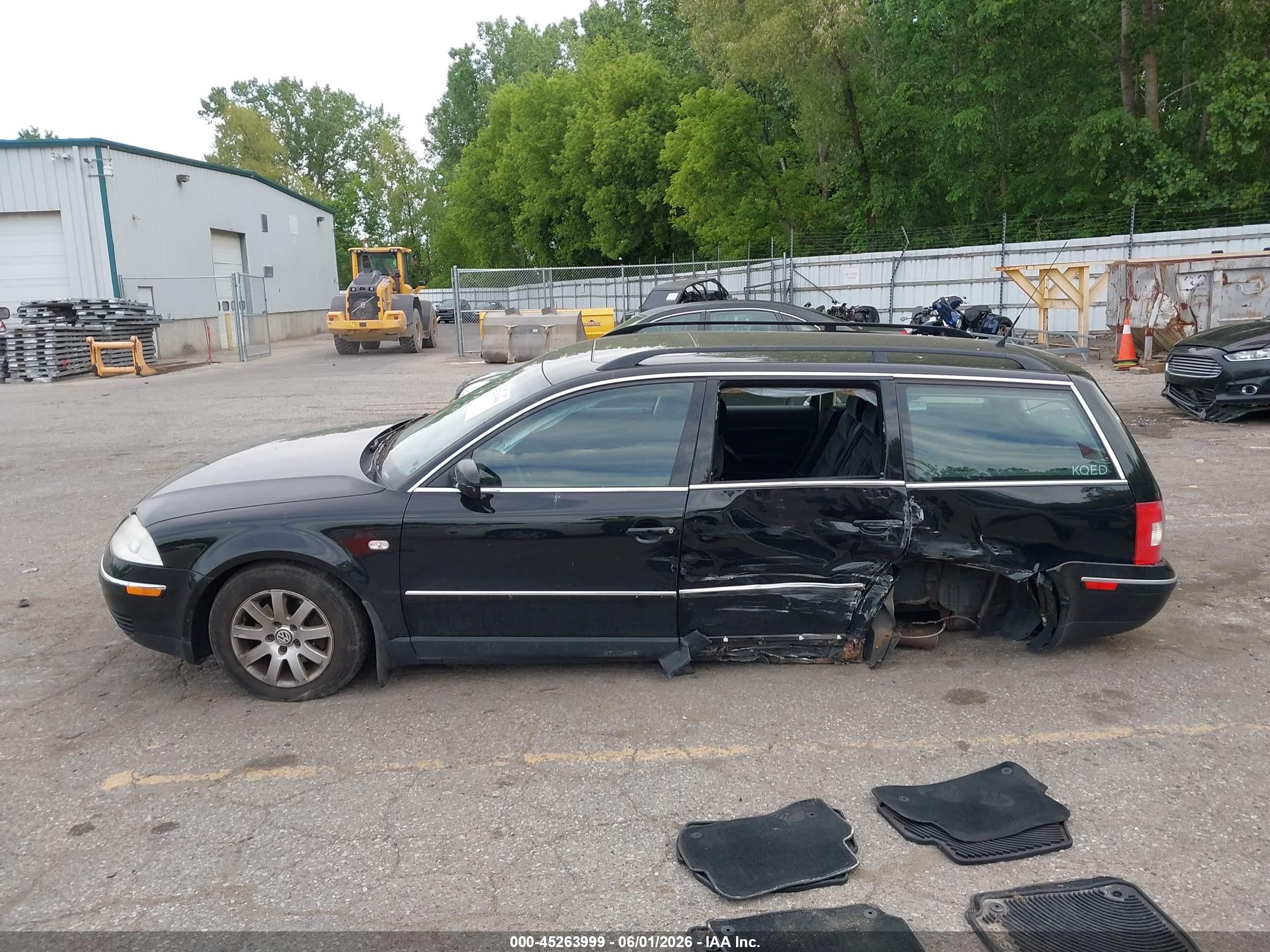 2002 Volkswagen Passat Gls Black vin: WVWVD63BX2E424964