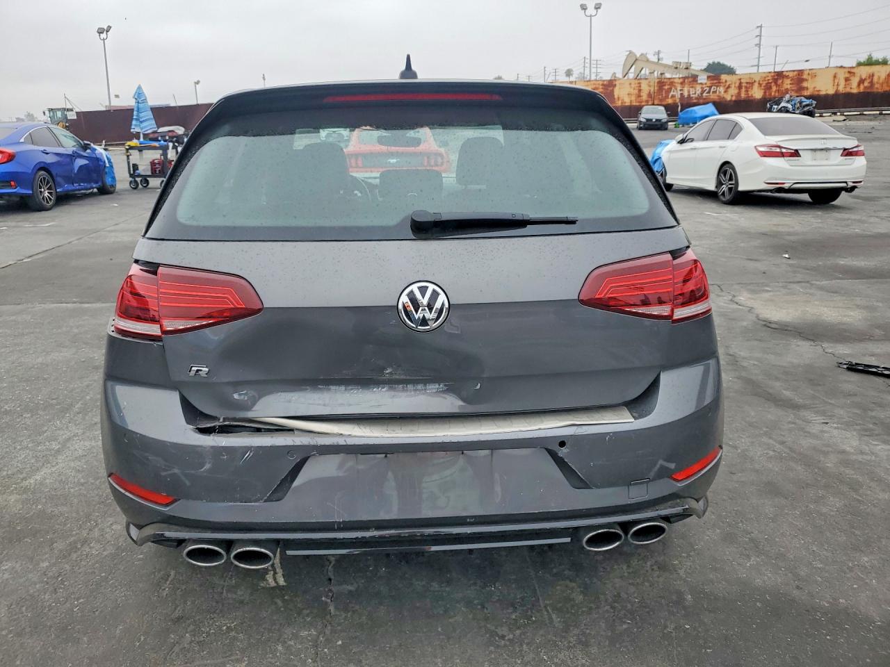 2018 Volkswagen Golf R Серый vin: WVWVF7AU2JW067342