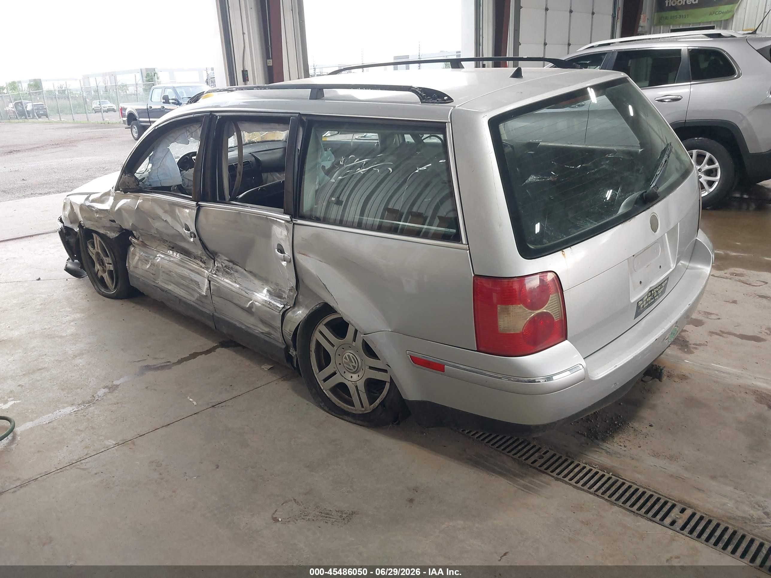 2002 Volkswagen Passat Gls V6 Серебряный vin: WVWVH63BX2E408901