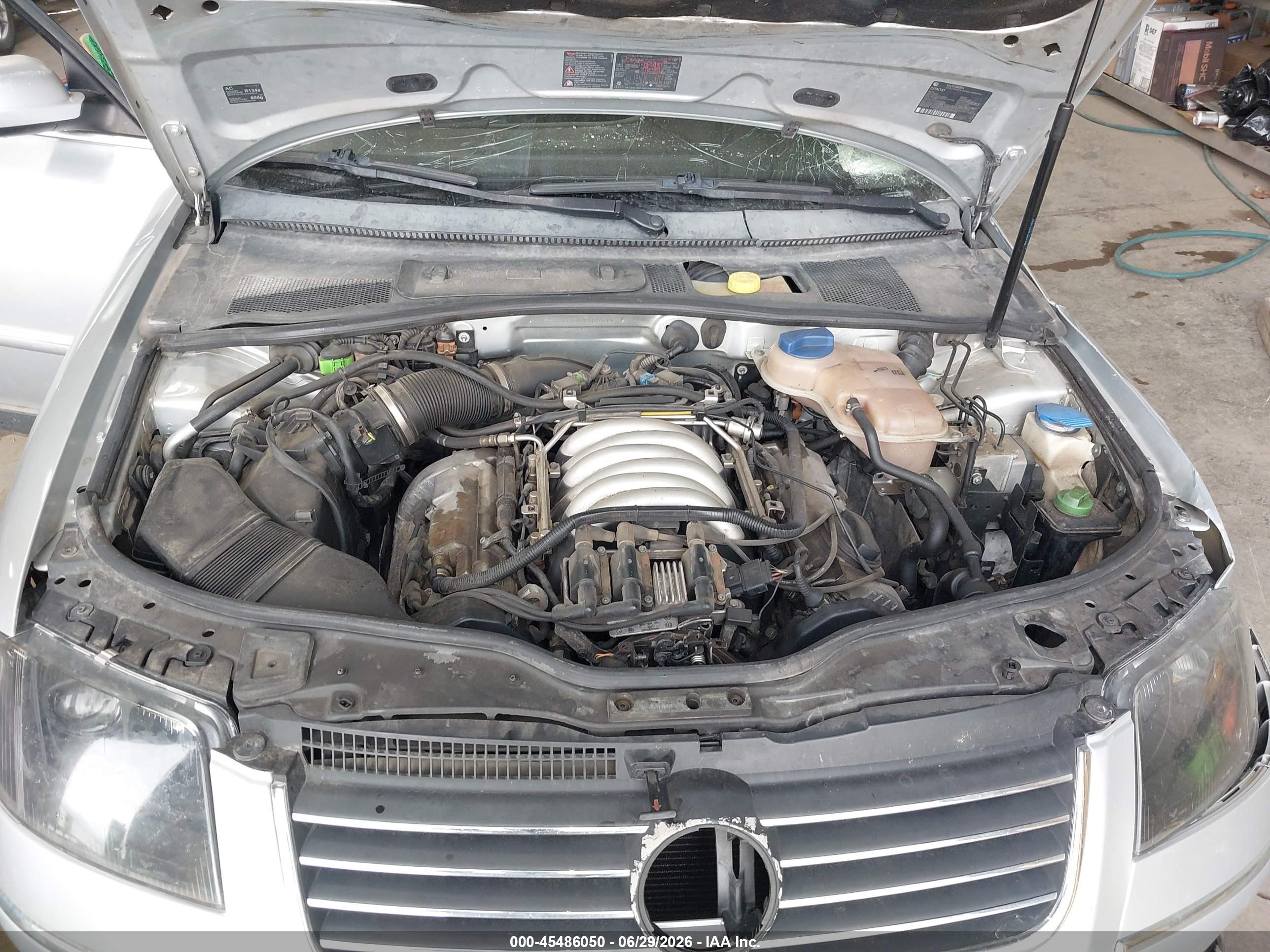 2002 Volkswagen Passat Gls V6 Серебряный vin: WVWVH63BX2E408901