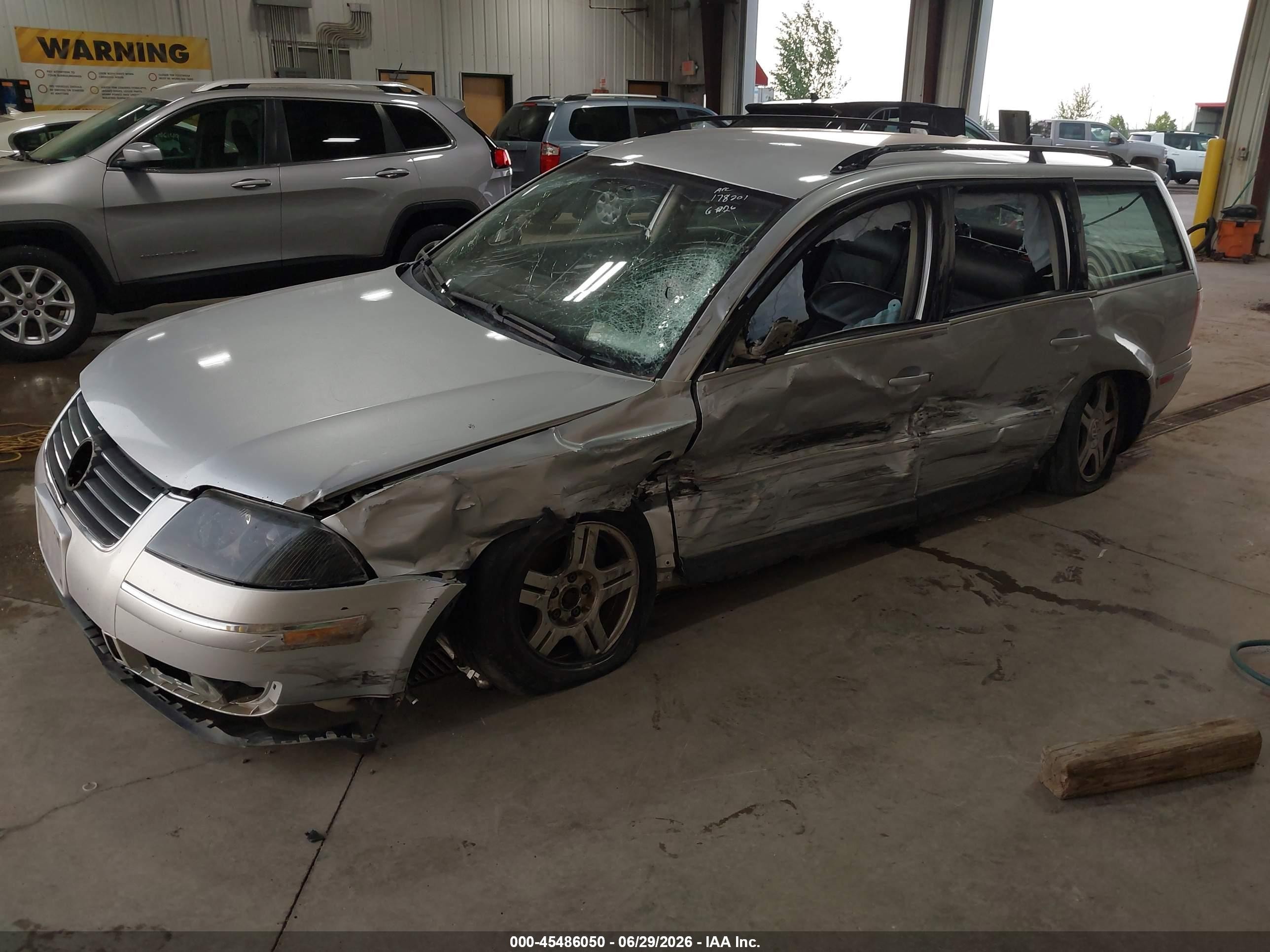 2002 Volkswagen Passat Gls V6 Серебряный vin: WVWVH63BX2E408901