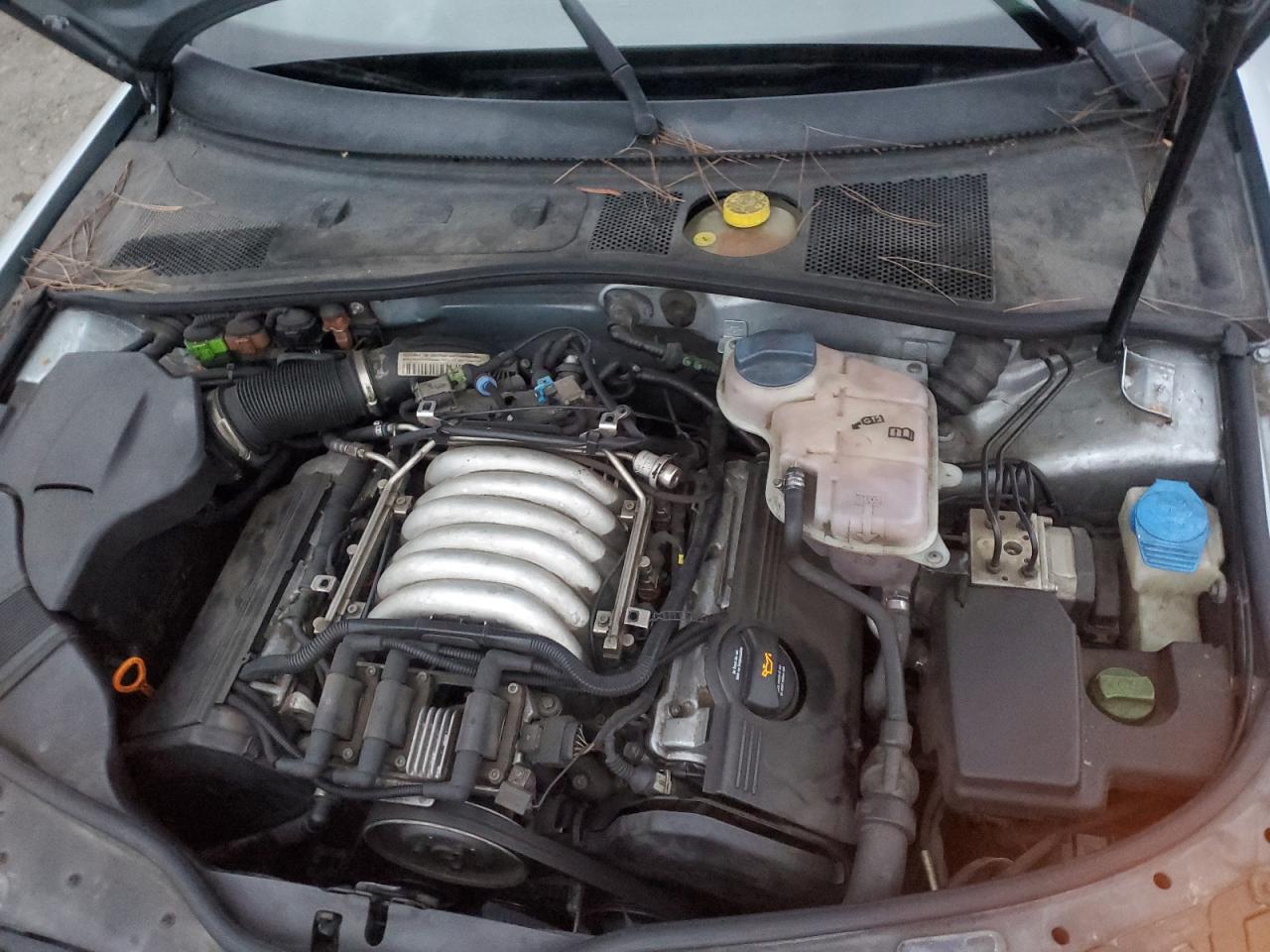 2001 Volkswagen Passat Glx Silver vin: WVWWH63B11E264156