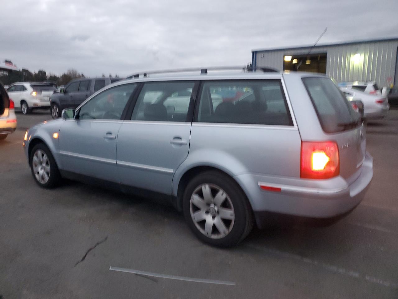 2001 Volkswagen Passat Glx Silver vin: WVWWH63B11E264156