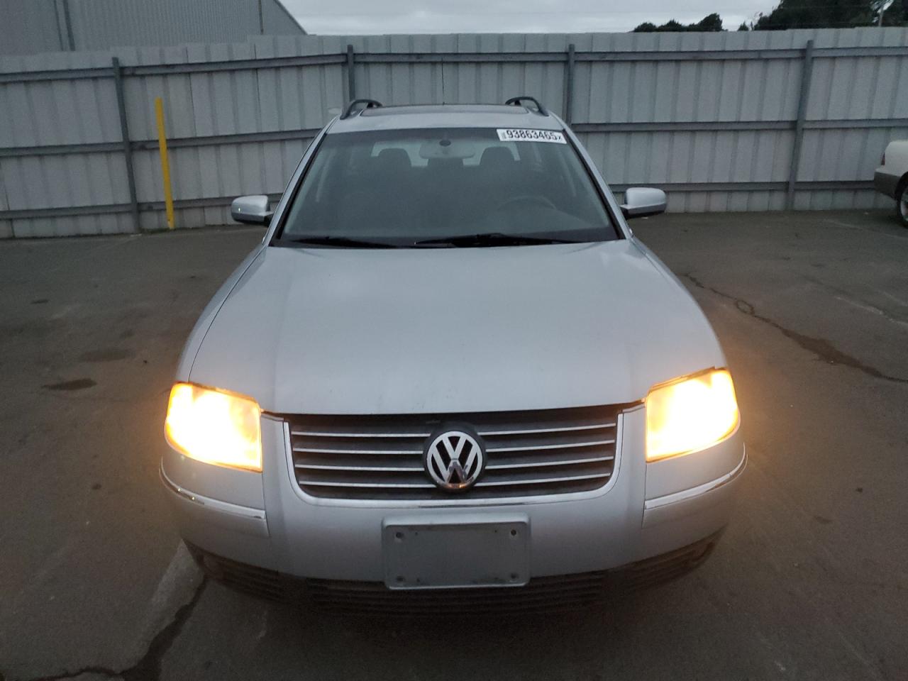 2001 Volkswagen Passat Glx Silver vin: WVWWH63B11E264156