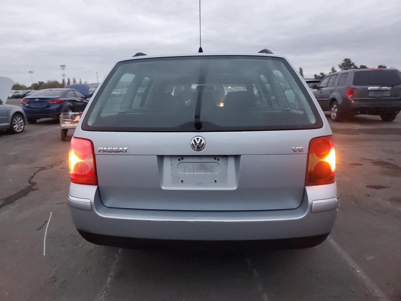 2001 Volkswagen Passat Glx Silver vin: WVWWH63B11E264156