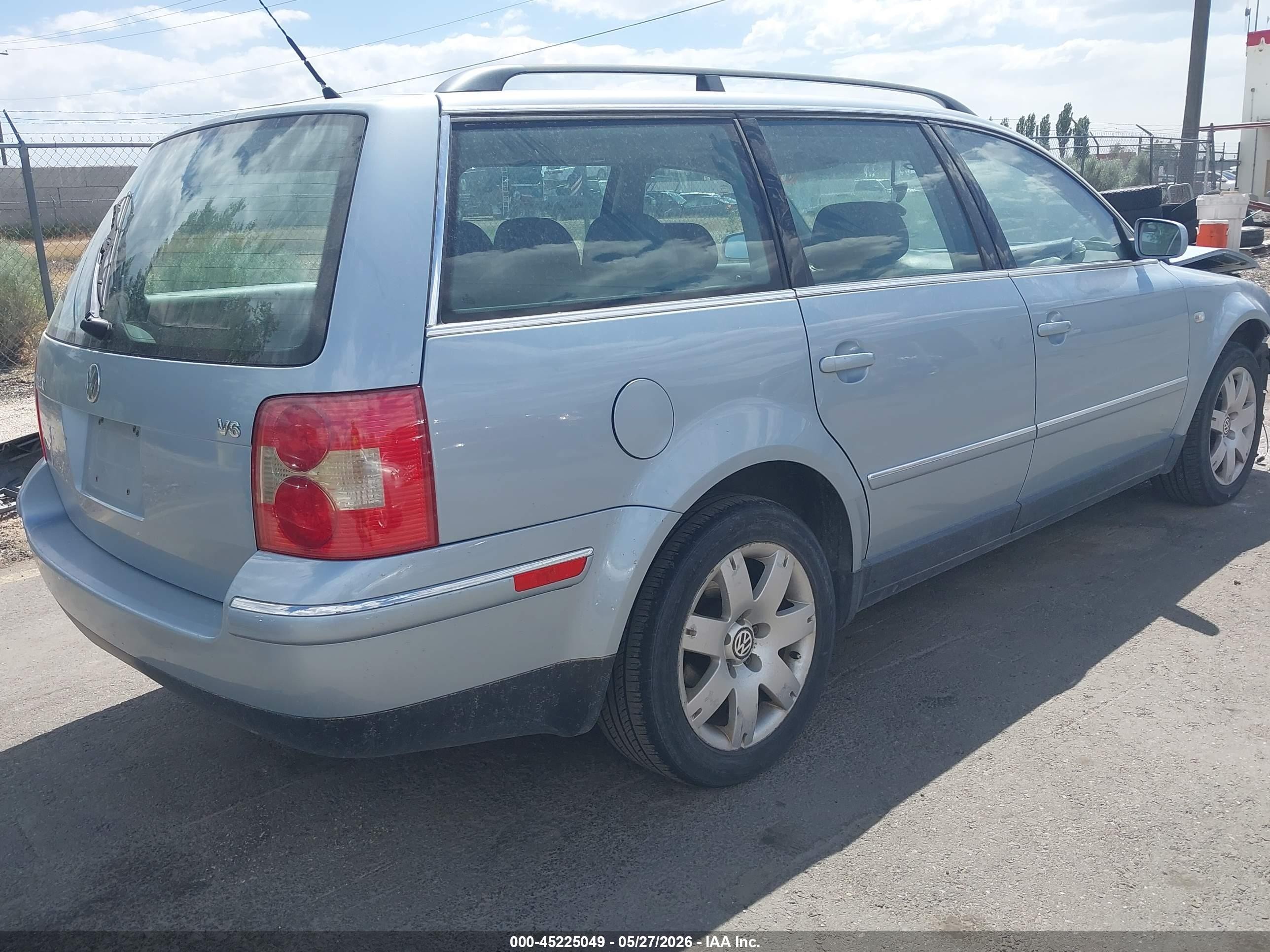 2001 Volkswagen Passat Glx Light Blue vin: WVWWH63BX1E263880