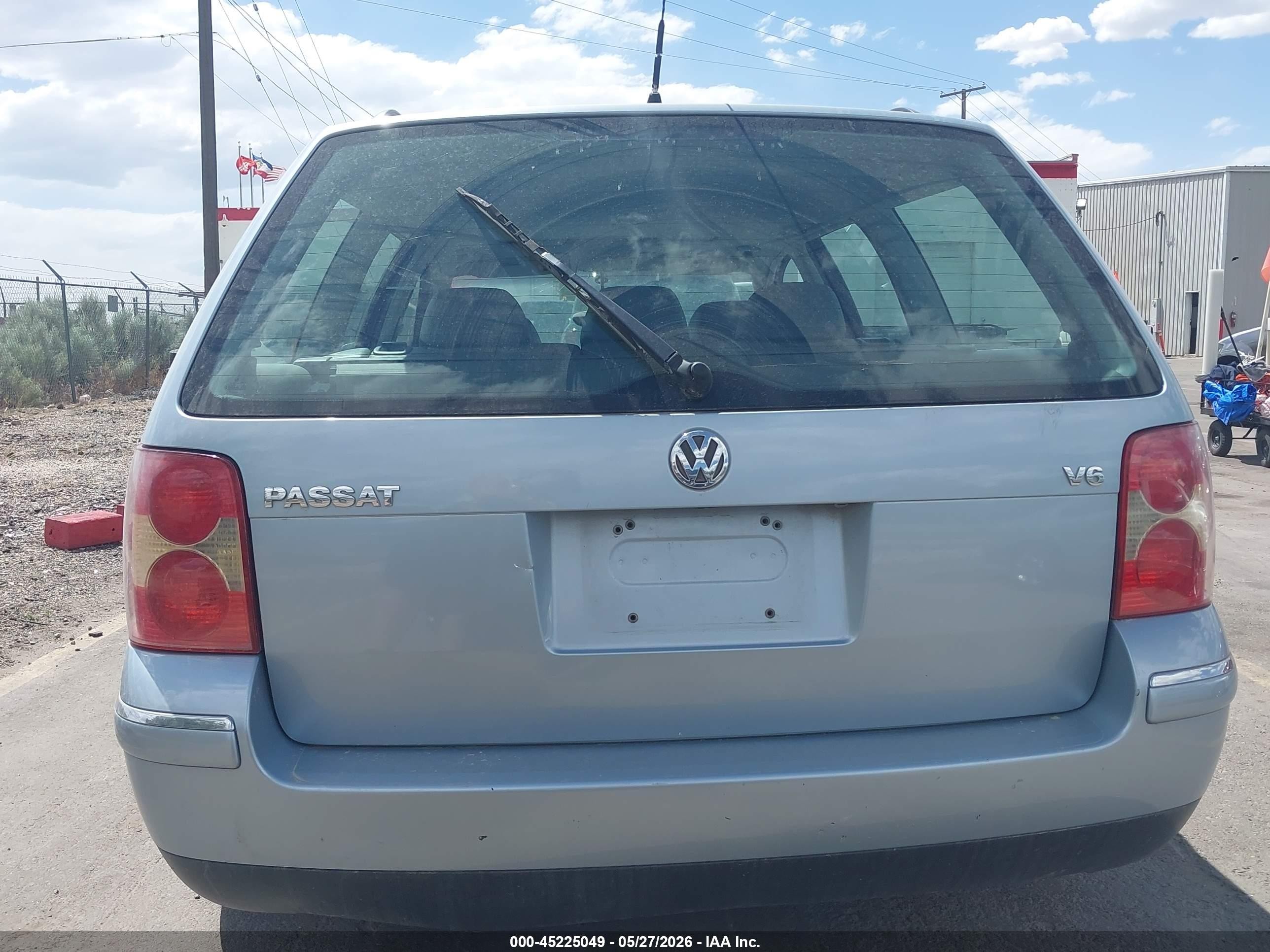 2001 Volkswagen Passat Glx Light Blue vin: WVWWH63BX1E263880