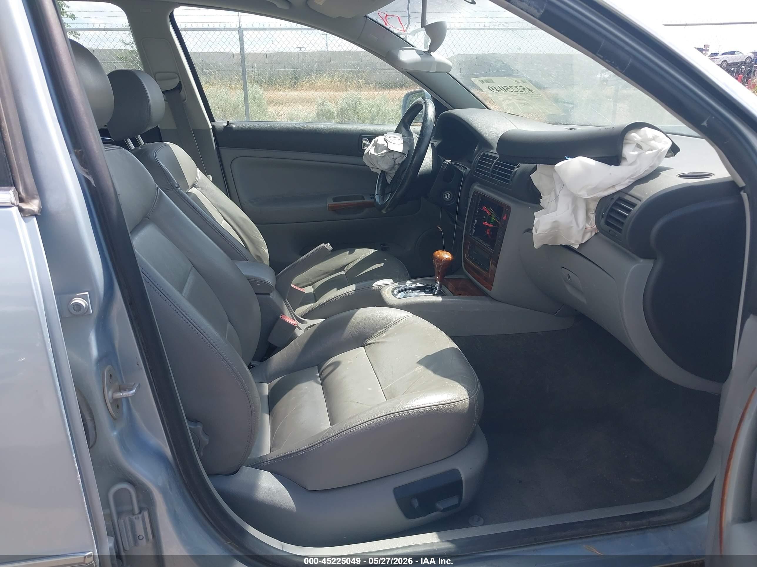 2001 Volkswagen Passat Glx Light Blue vin: WVWWH63BX1E263880