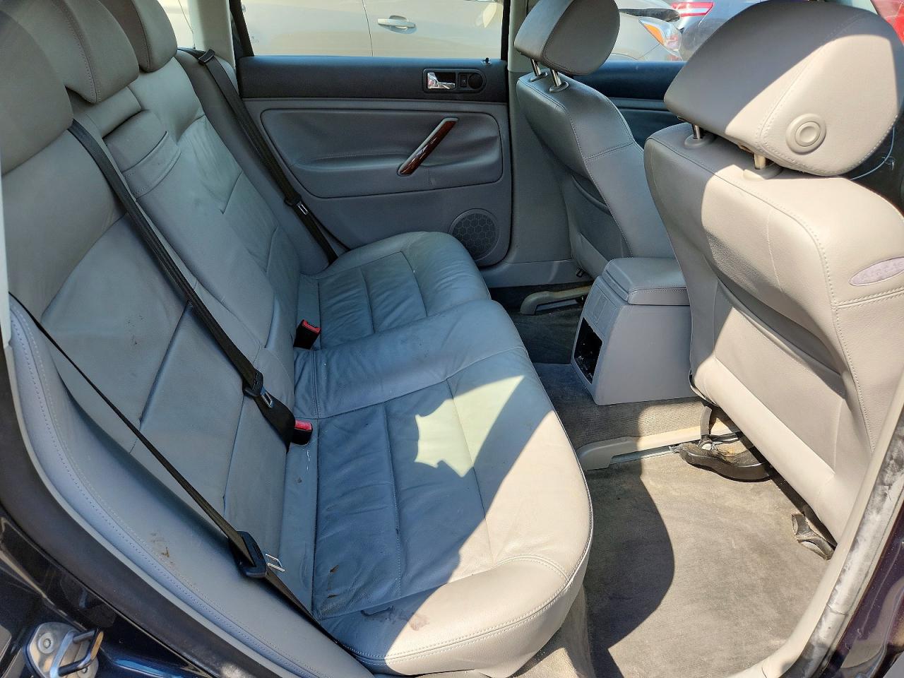 2005 Volkswagen Passat Glx Blue vin: WVWWU63B45E105326