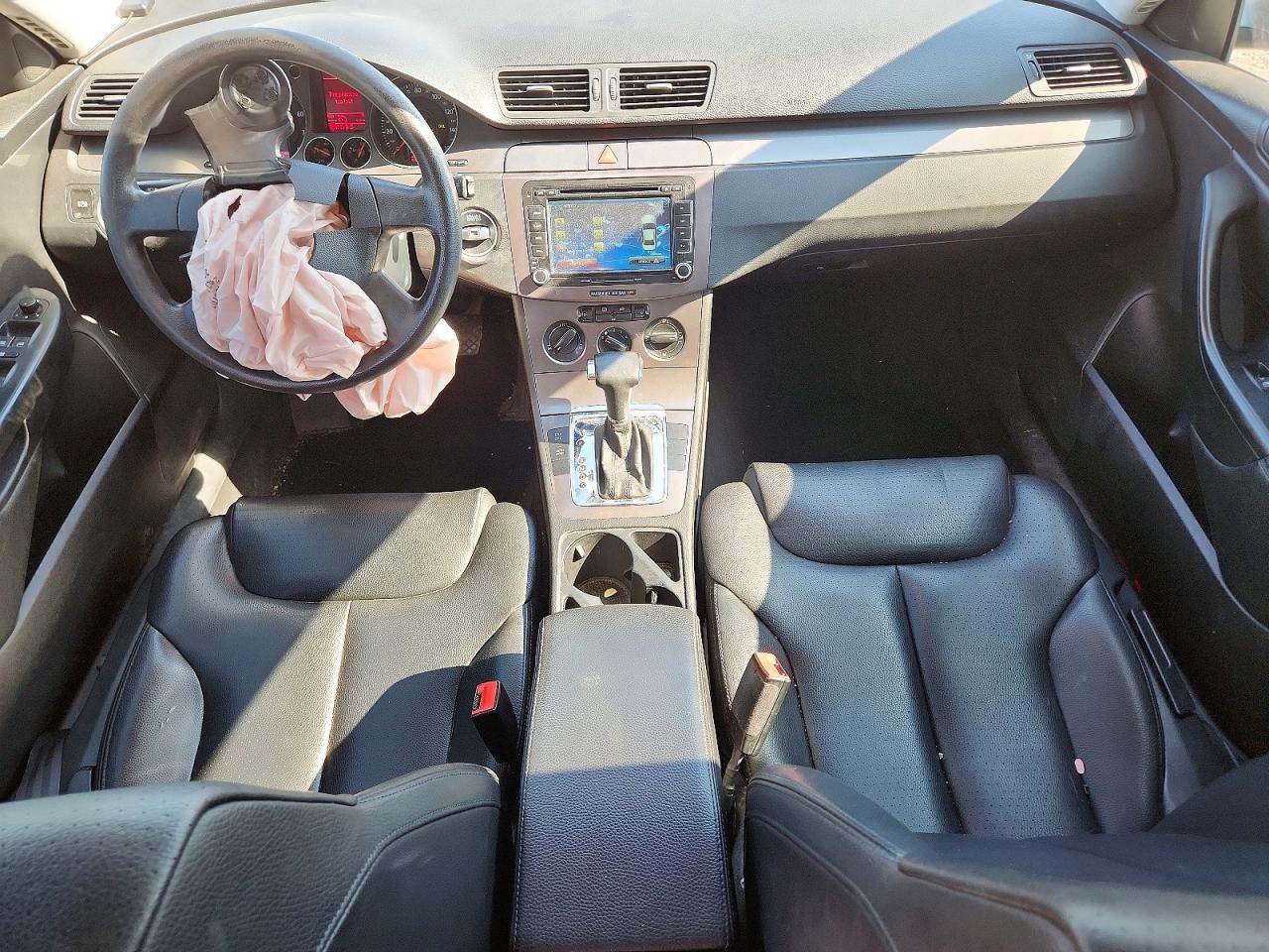 2008 Volkswagen Passat Wagon Turbo Silver vin: WVWXK73C28E056611