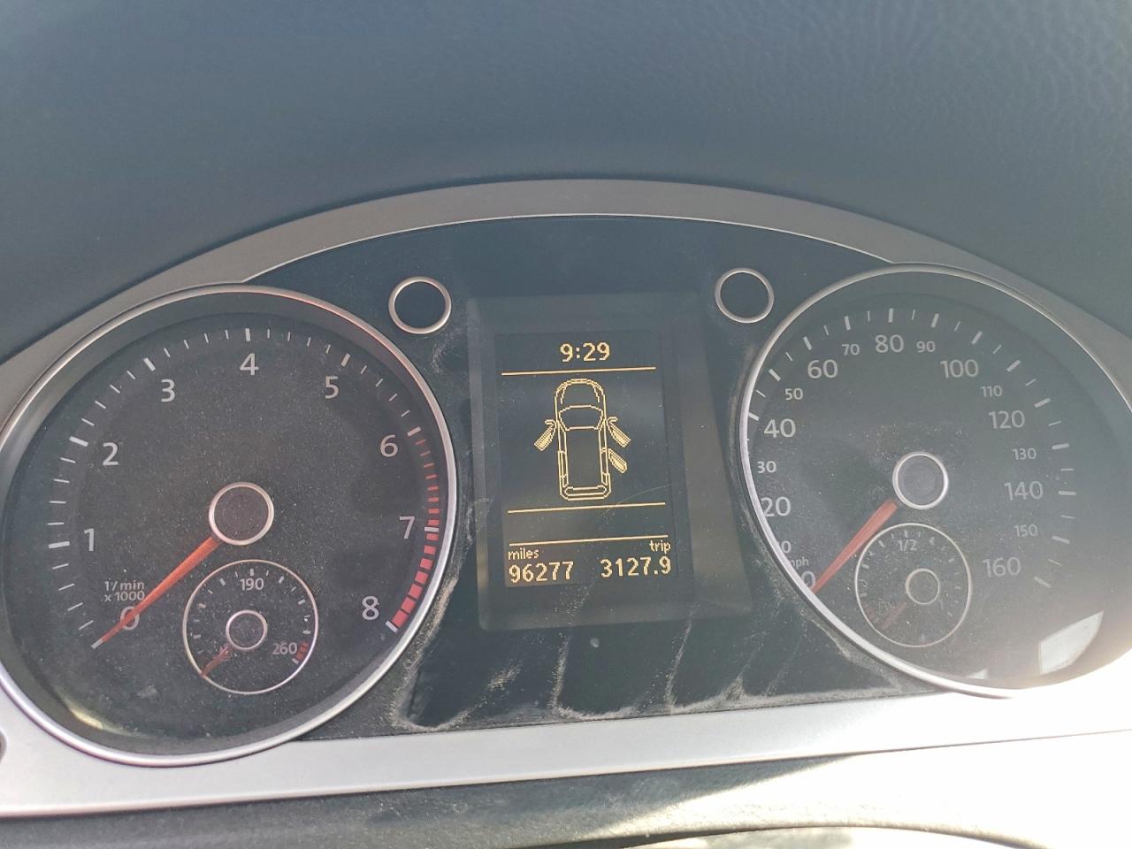 2010 Volkswagen Passat Komfort Black vin: WVWXK7AN0AE003285