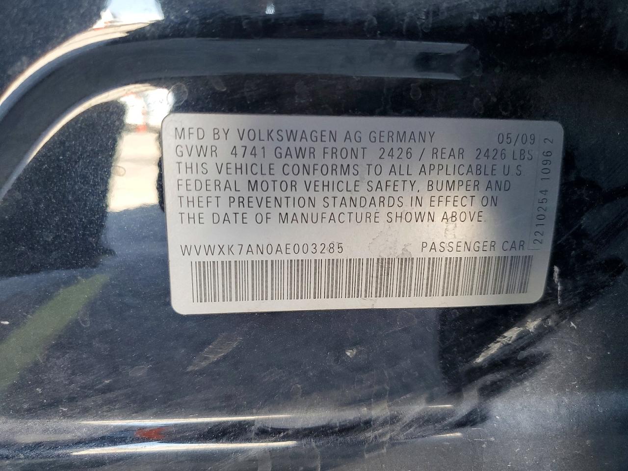 2010 Volkswagen Passat Komfort Black vin: WVWXK7AN0AE003285