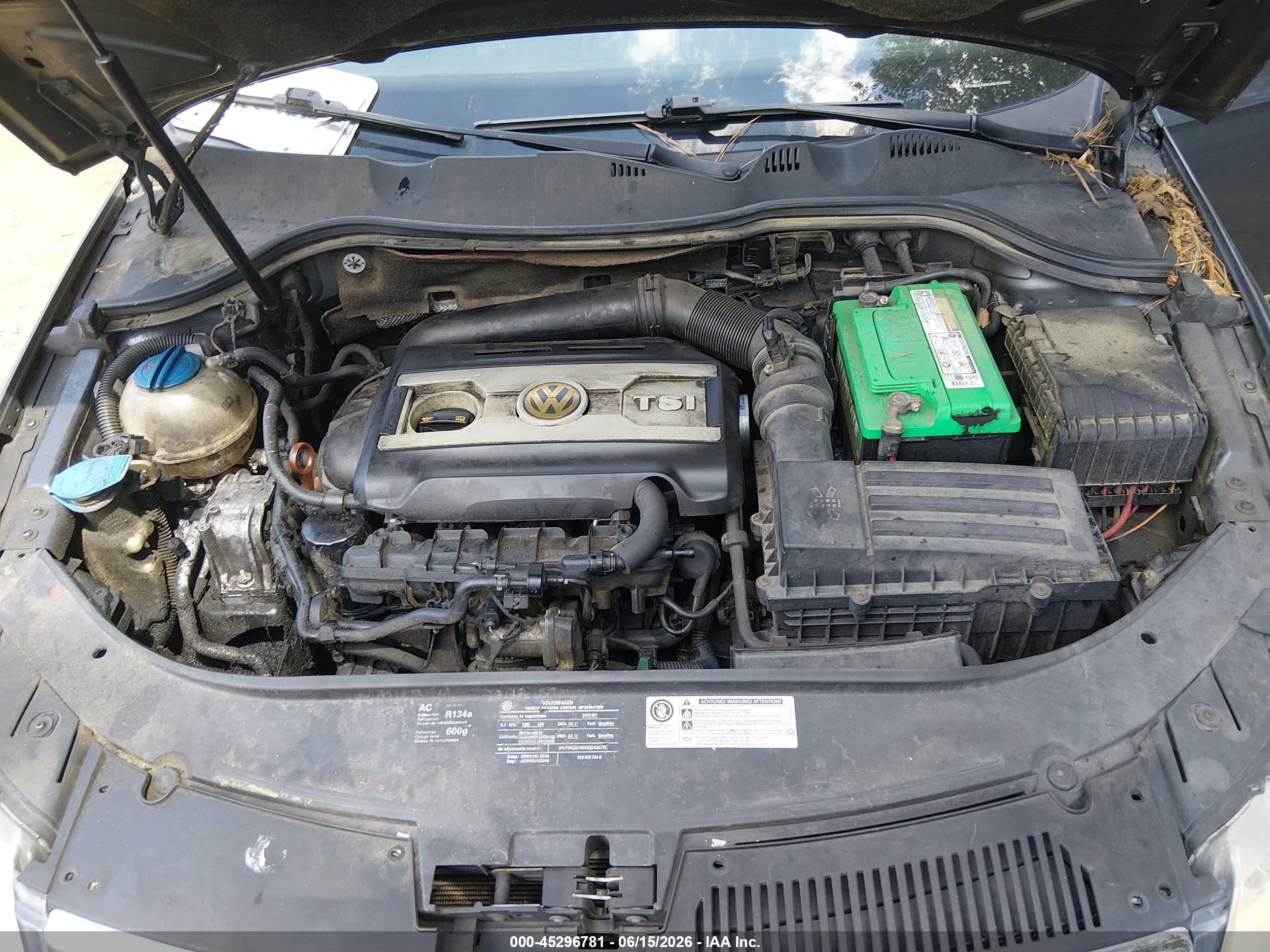 2010 Volkswagen Passat Komfort Gray vin: WVWXK7AN0AE055659